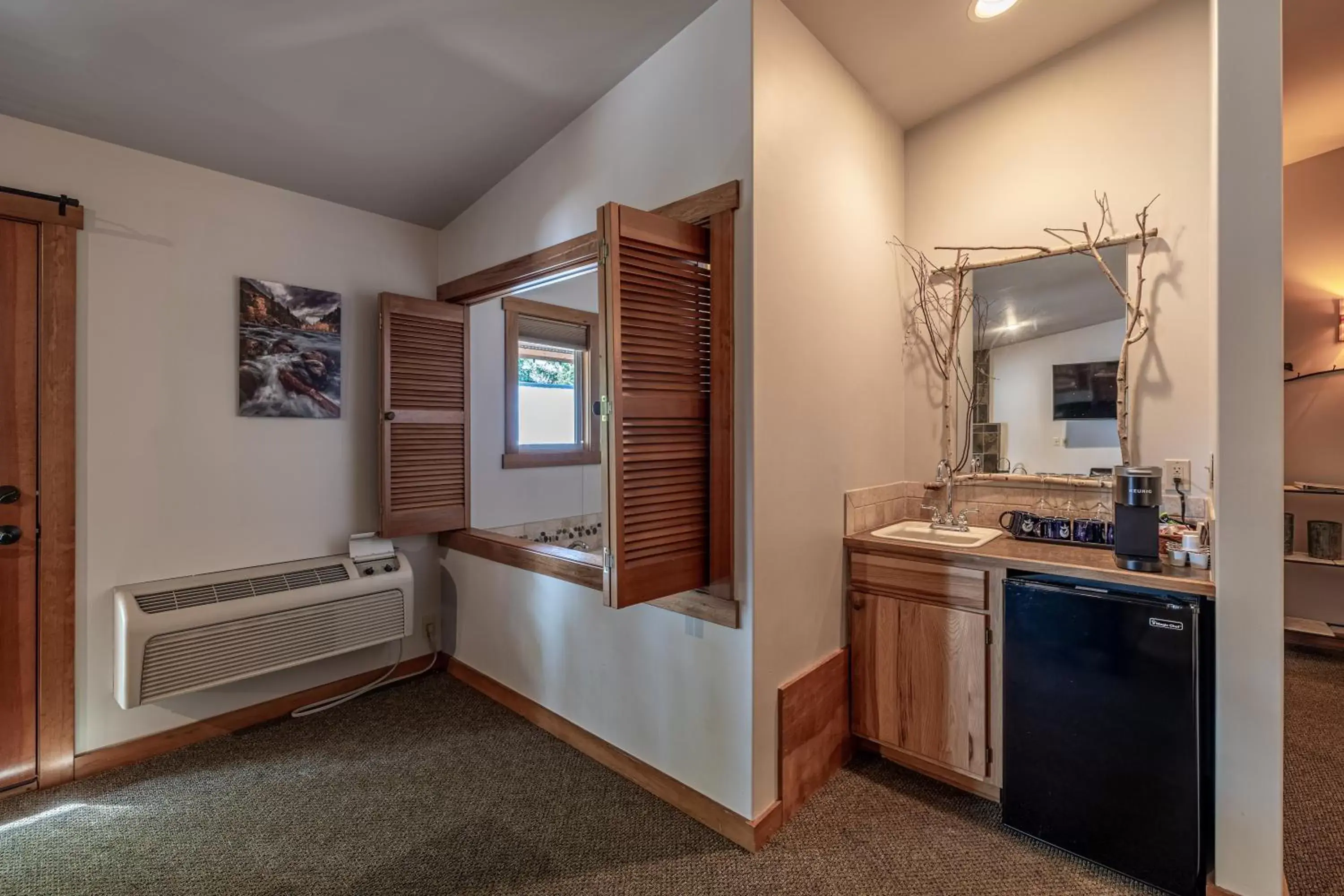 Kitchen/Kitchenette in Solstice Suites