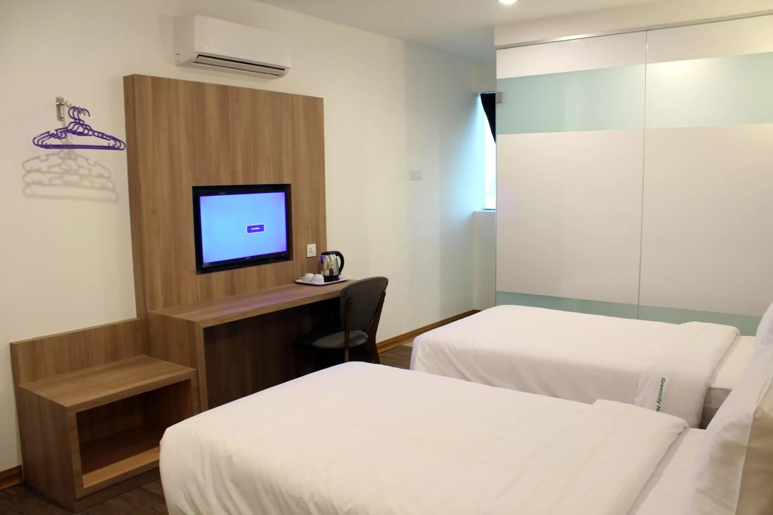 air conditioner, Bed in Greencity Hotel