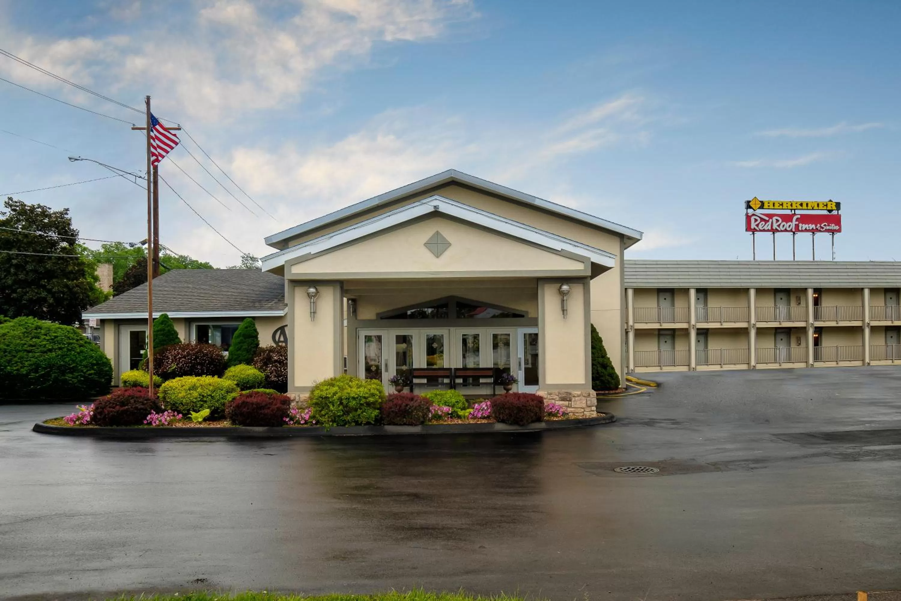 Property building in Red Roof Inn and Suites Herkimer