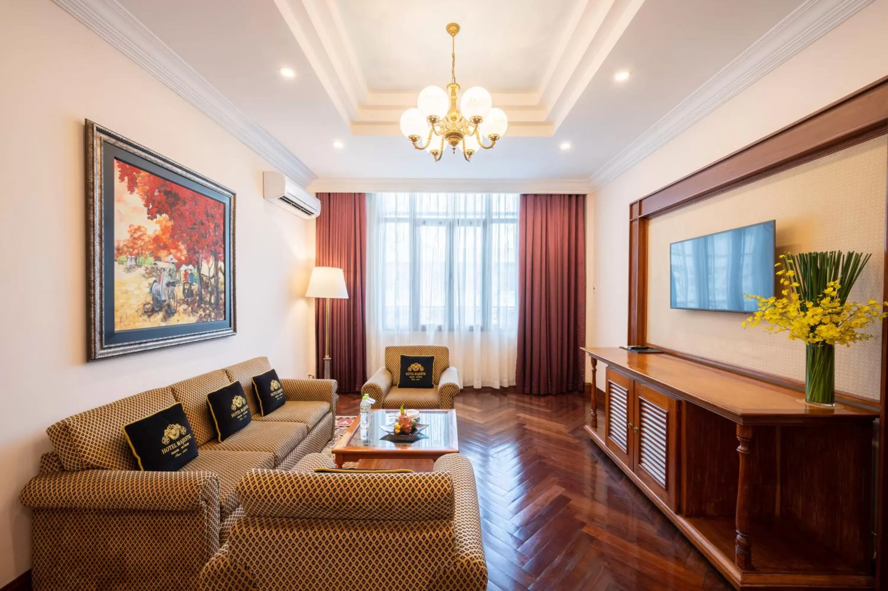 Living room, Seating Area in Hotel Majestic Saigon