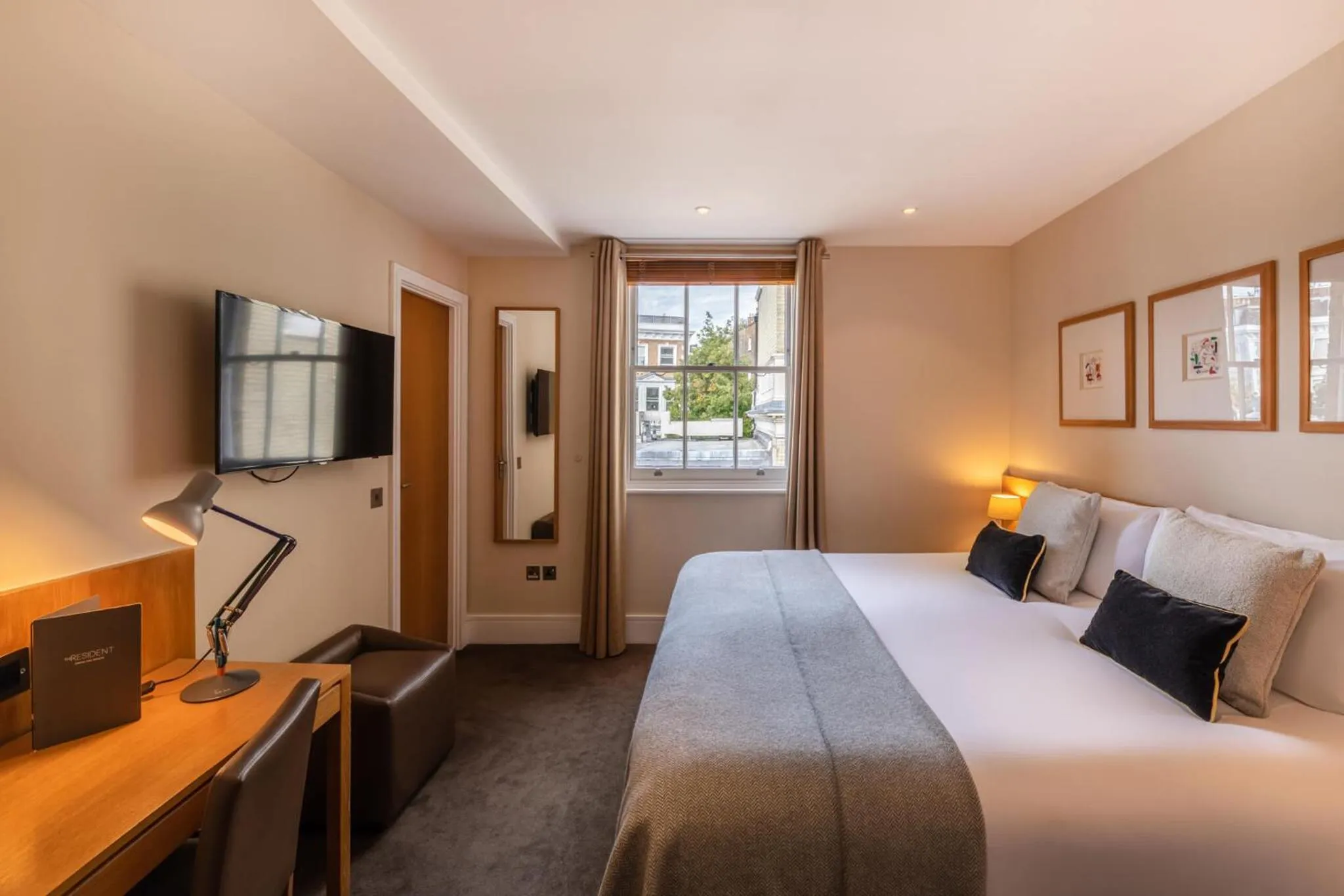 Bedroom, Bed in The Resident Kensington