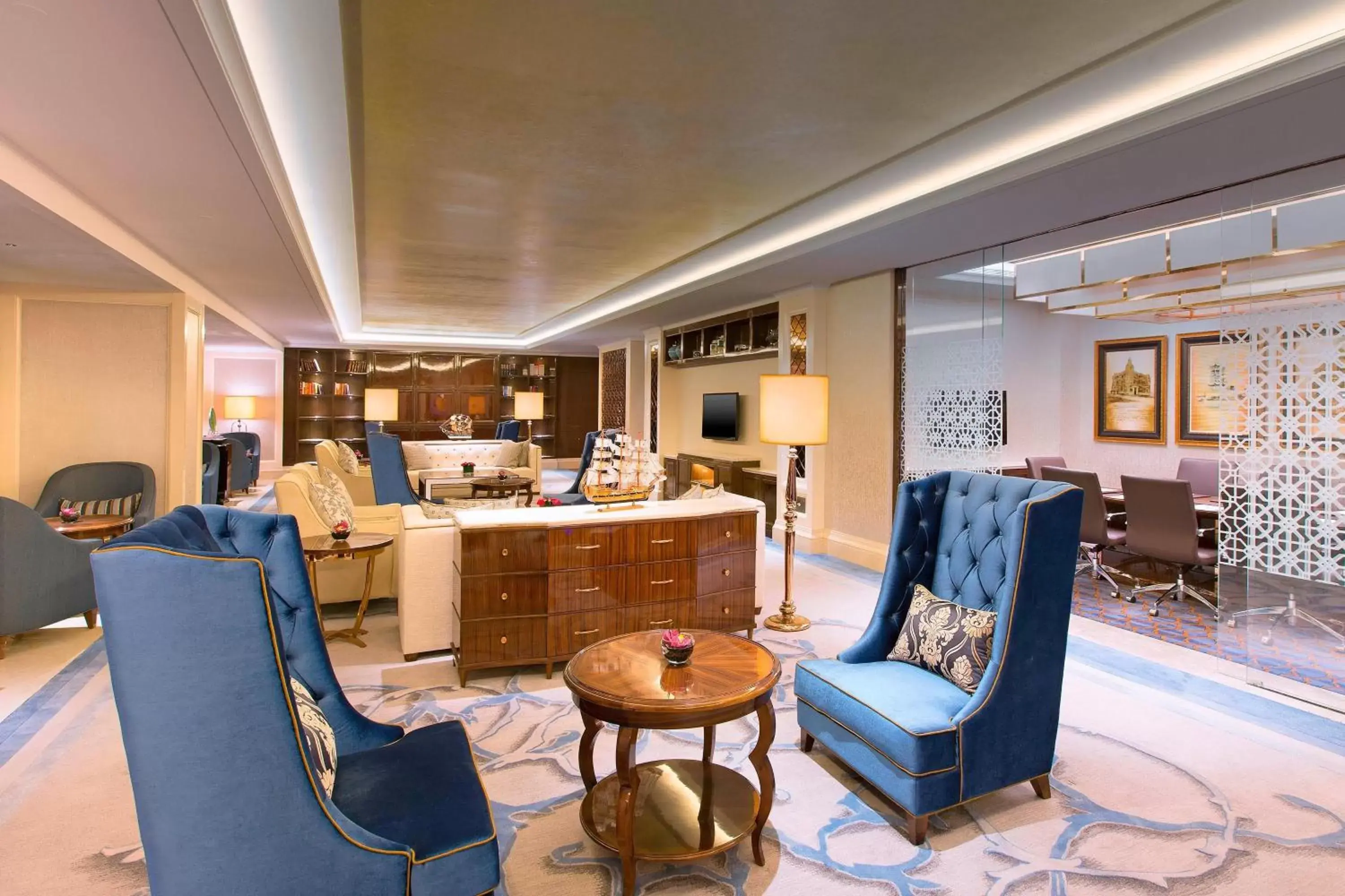 Lounge or bar, Seating Area in Sheraton Grand Wuhan Hankou Hotel - Let's take a look at the moment of Wuhan