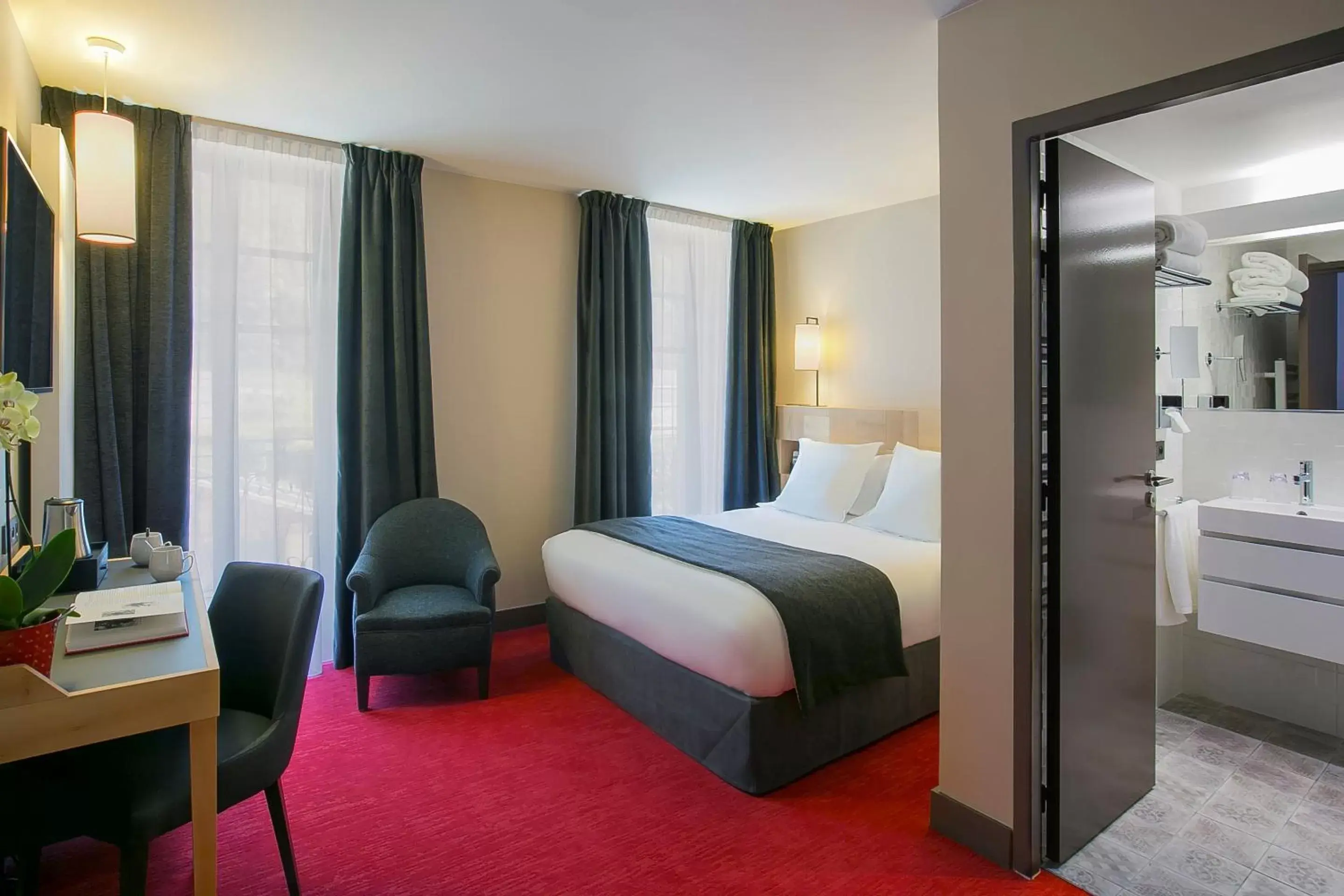 Superior Double Room with Balcony in Excelsior Chamonix Hôtel & Spa Superior Double Room with Balcony in Excelsior Chamonix Hôtel & Spa