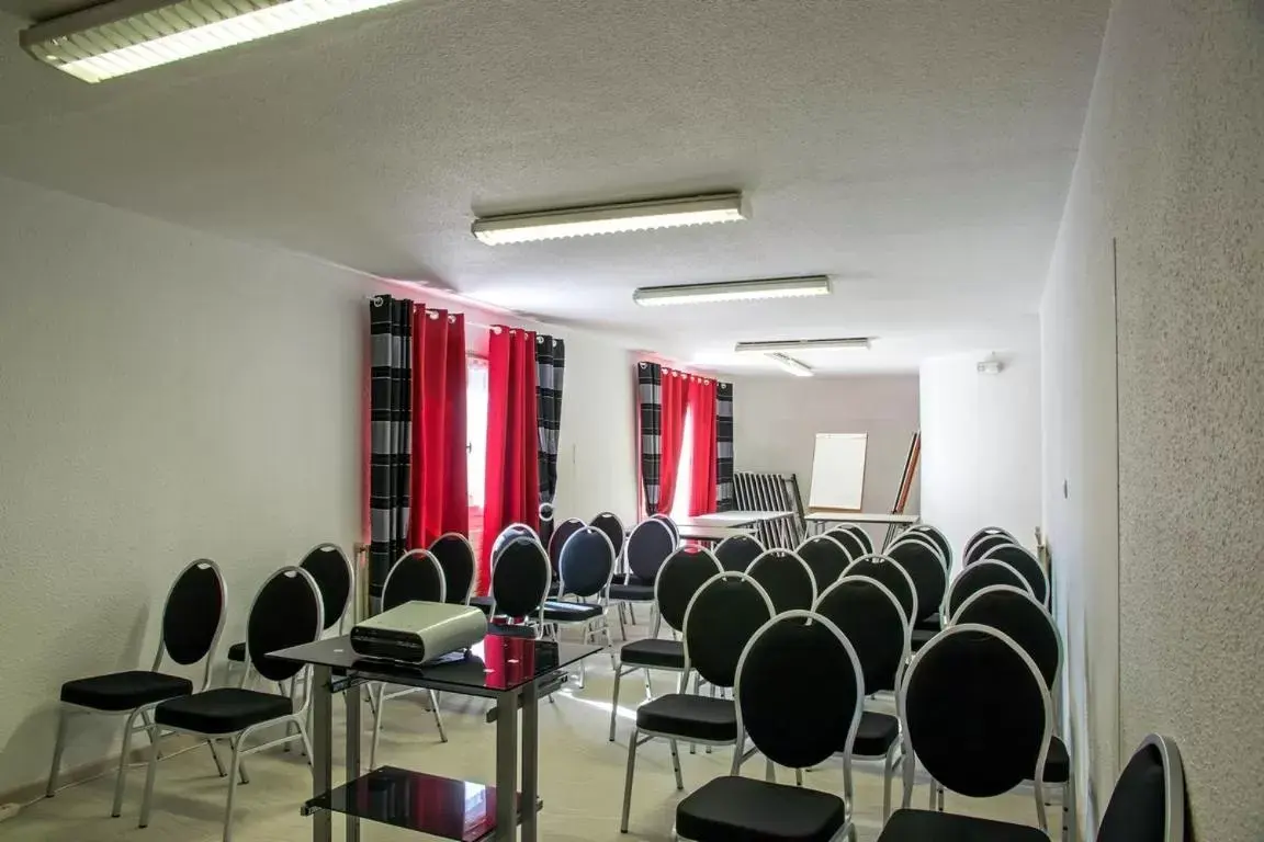 Meeting/conference room in The Originals City, Hôtel La Siesta, Annonay Est (Inter-Hotel)