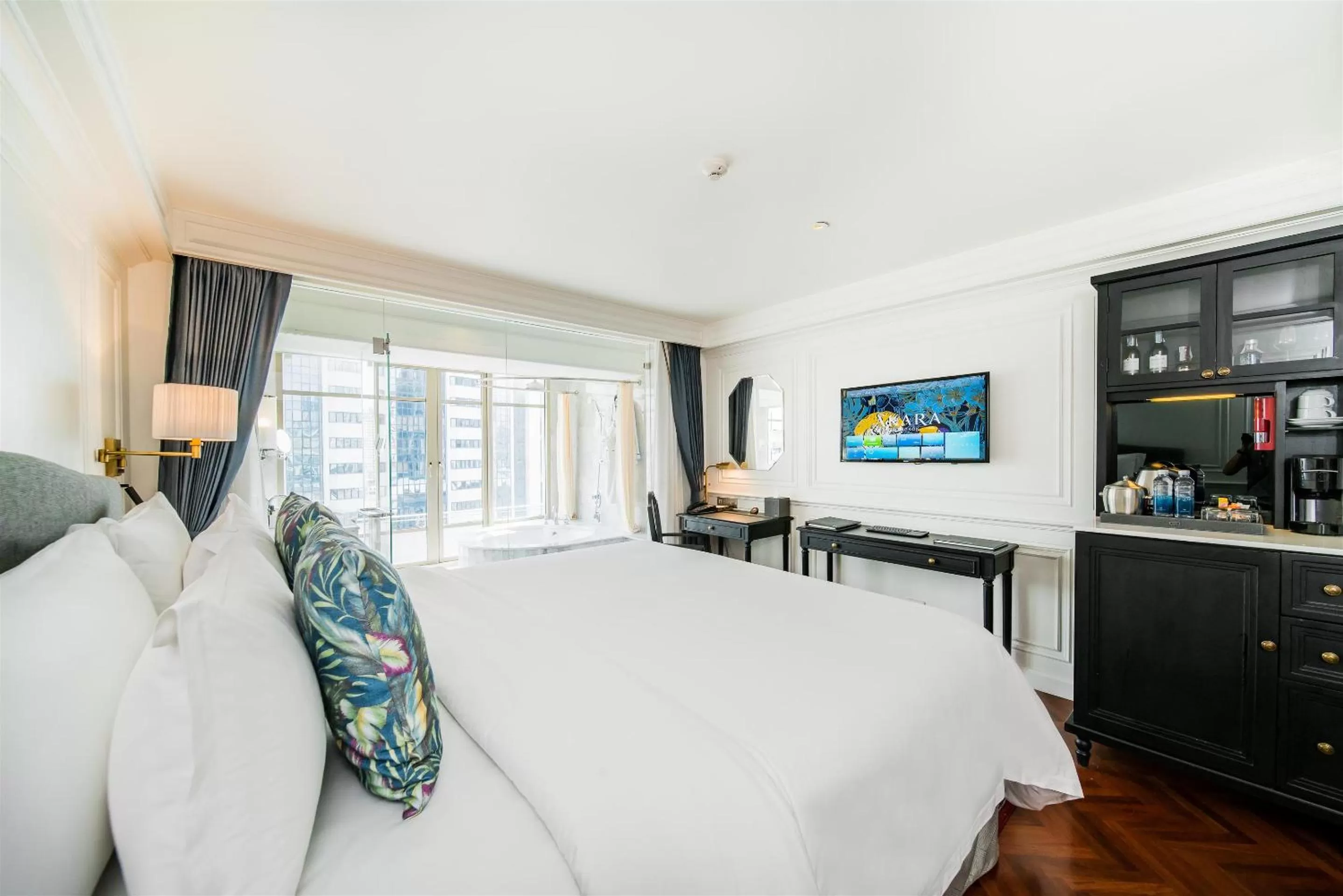 TV and multimedia, Bed in Akara Hotel