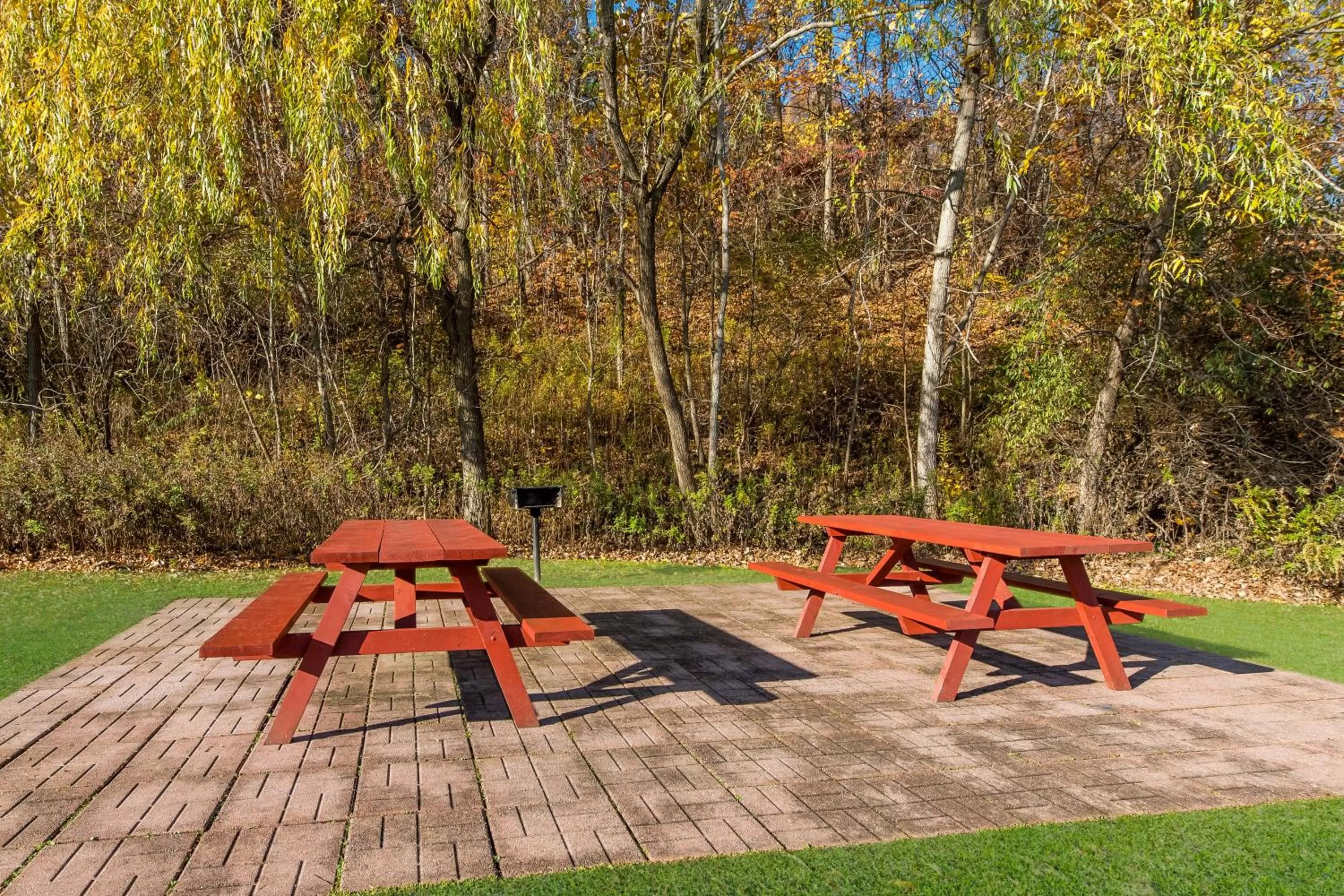 Garden in SureStay Plus Hotel by Best Western Highland Poughkeepsie