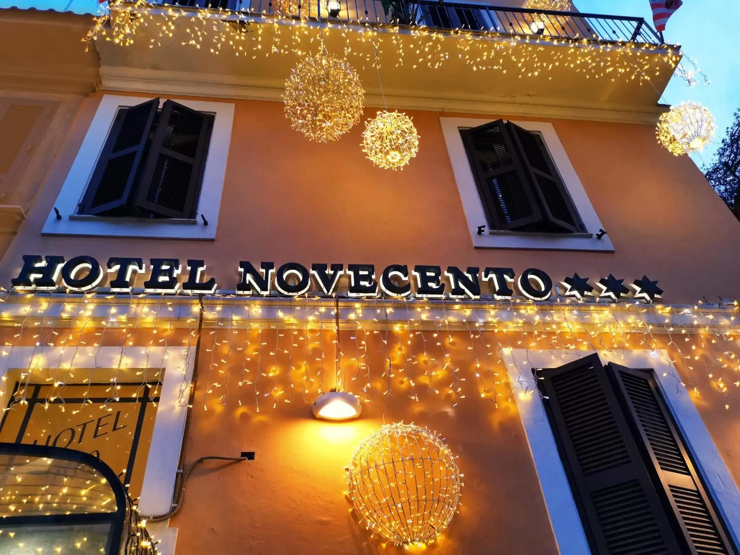 Property logo or sign in Hotel Novecento