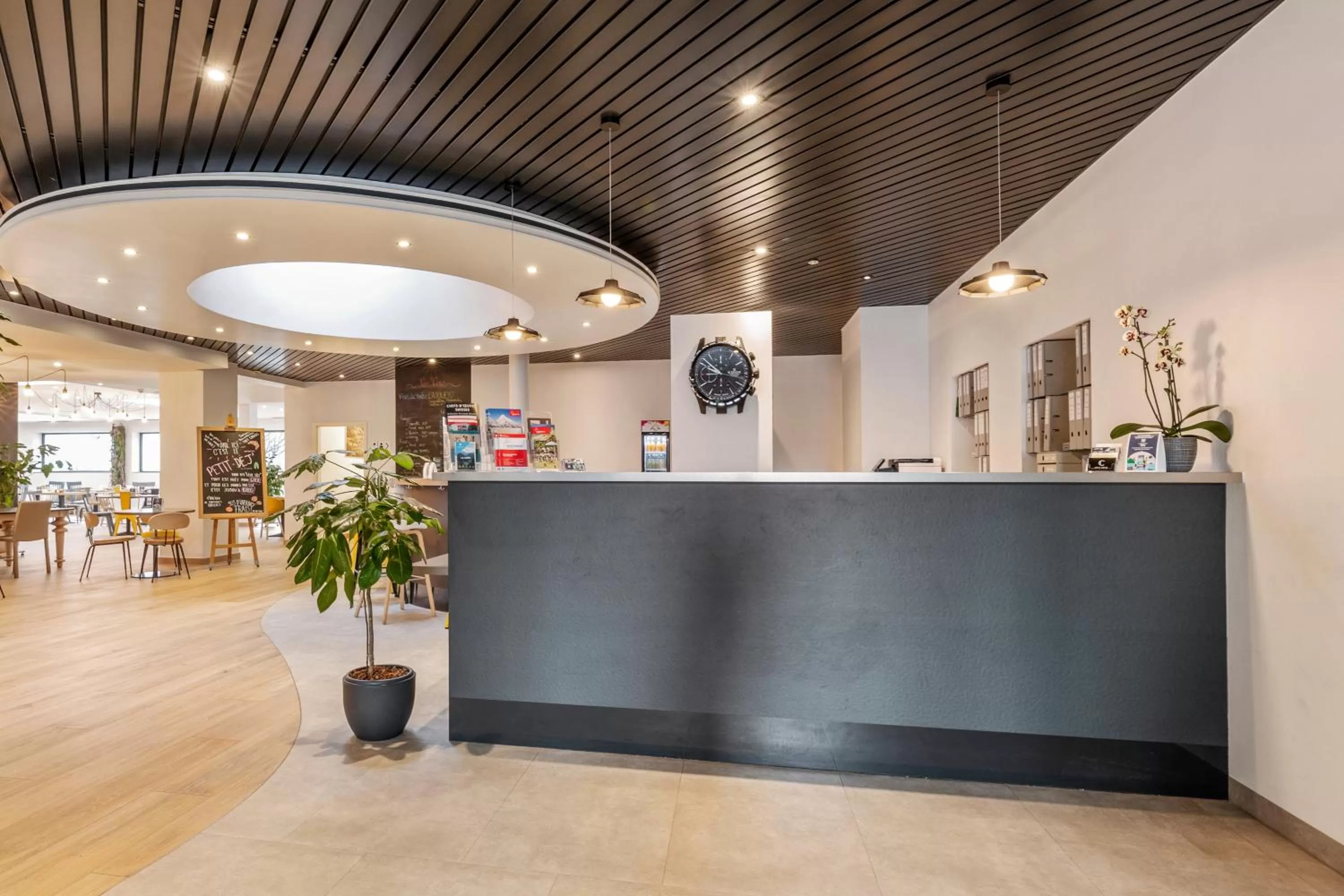 Lobby or reception in Campanile Martigny