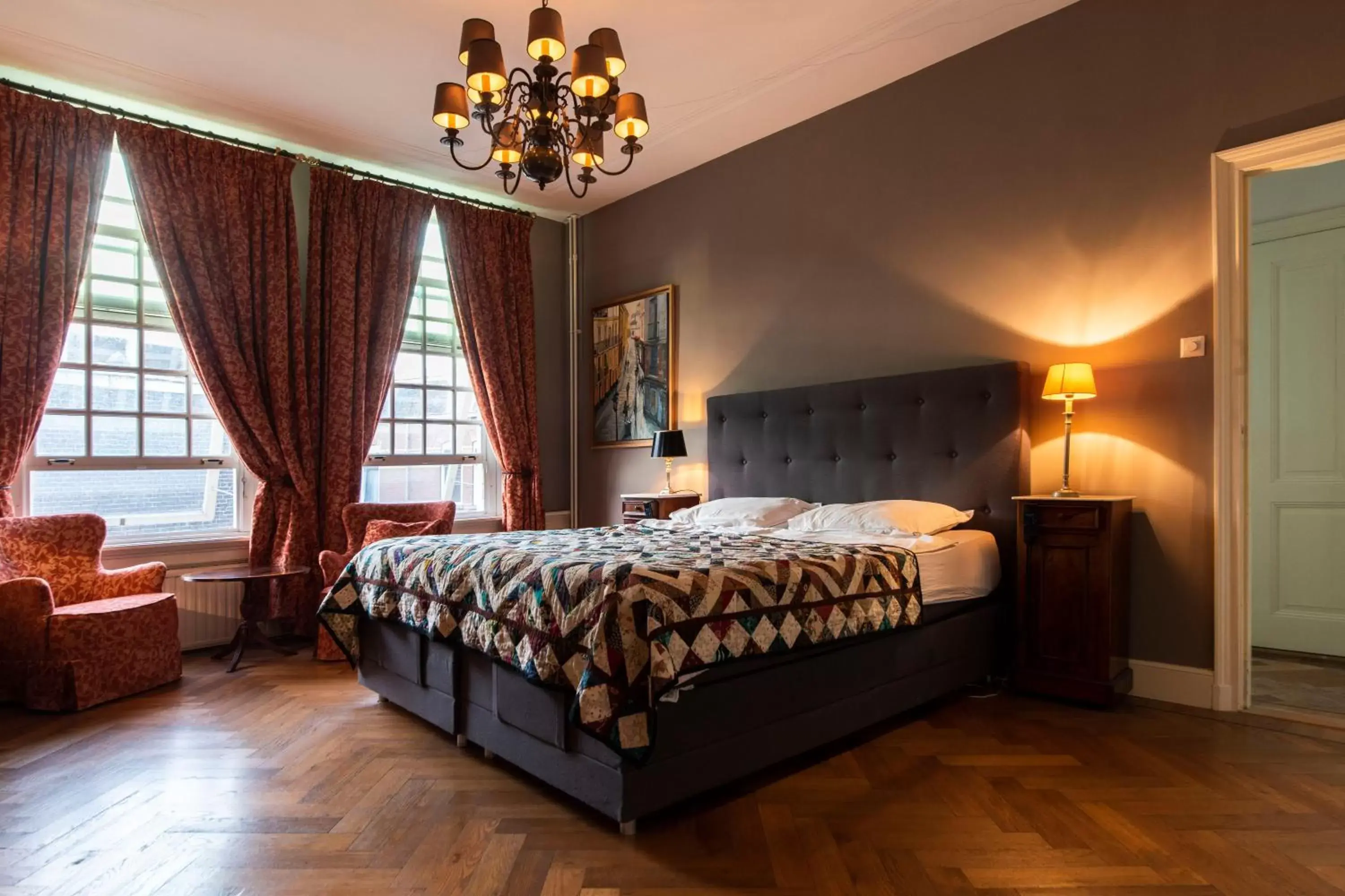 Bed in B&B De Schiedamse Suites