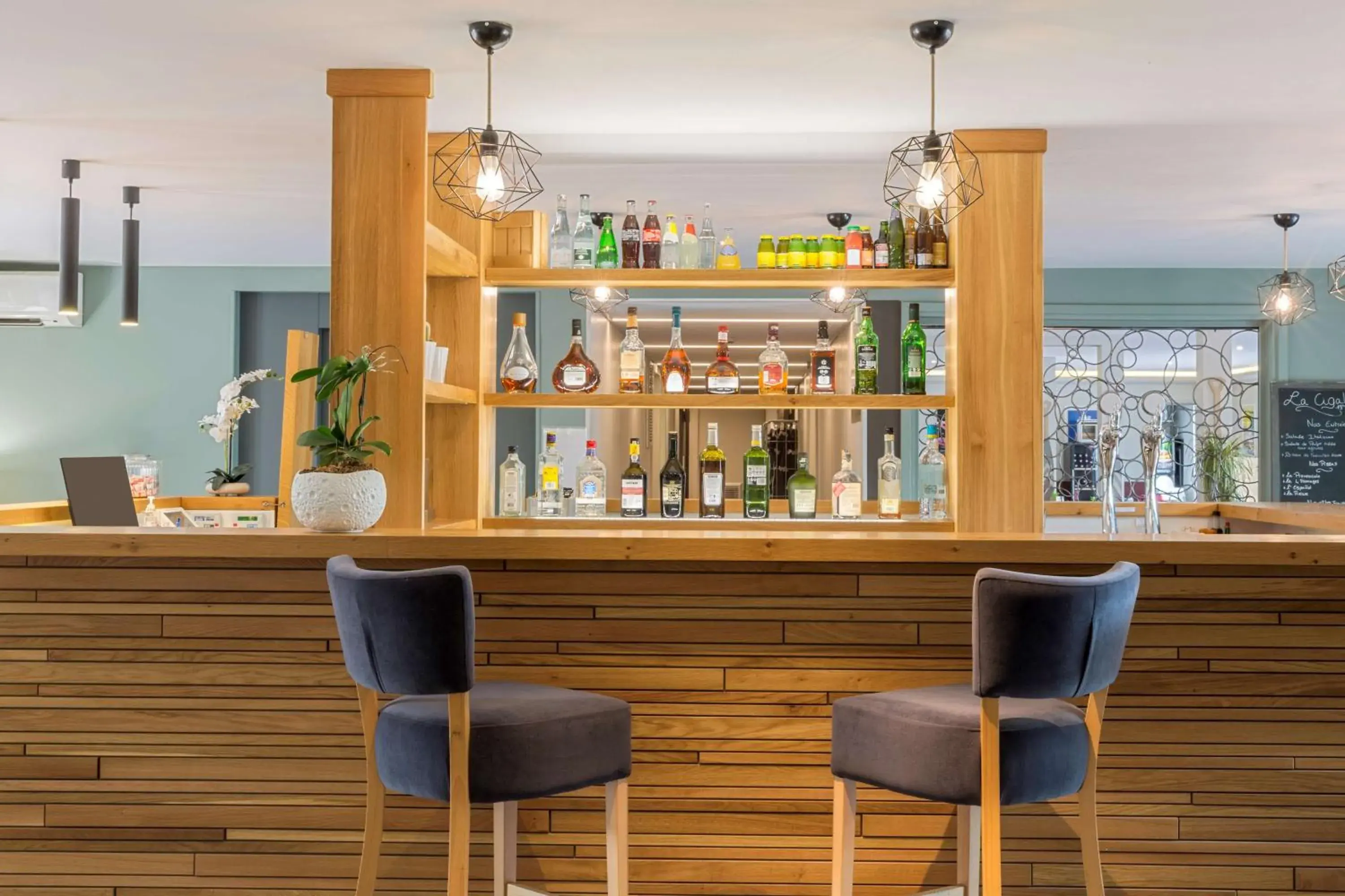 Lounge or bar, Lounge/Bar in Best Western Plus Hyeres Cote D'Azur