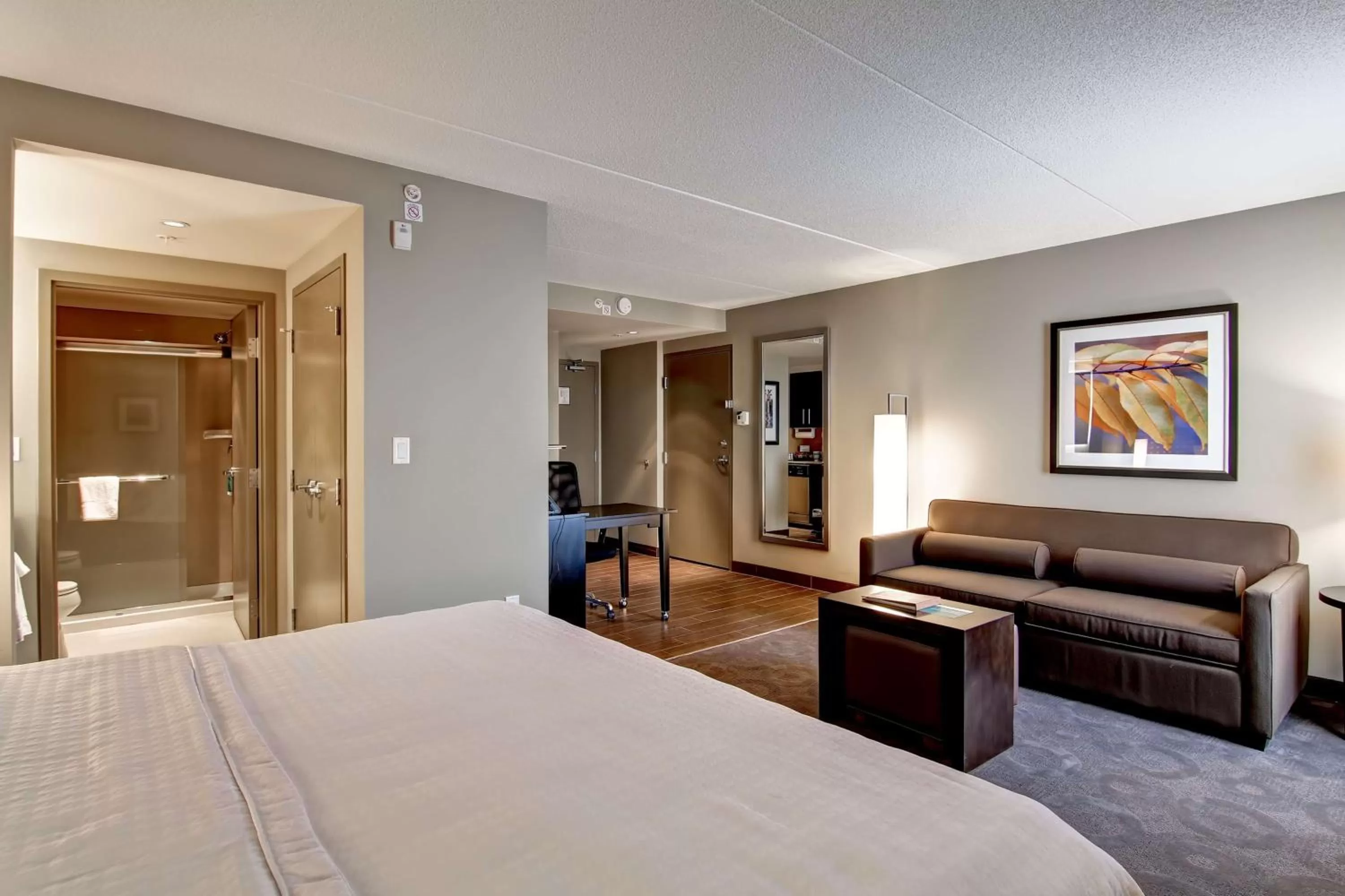 Living room, Bed in Homewood Suites by Hilton Toronto-Ajax