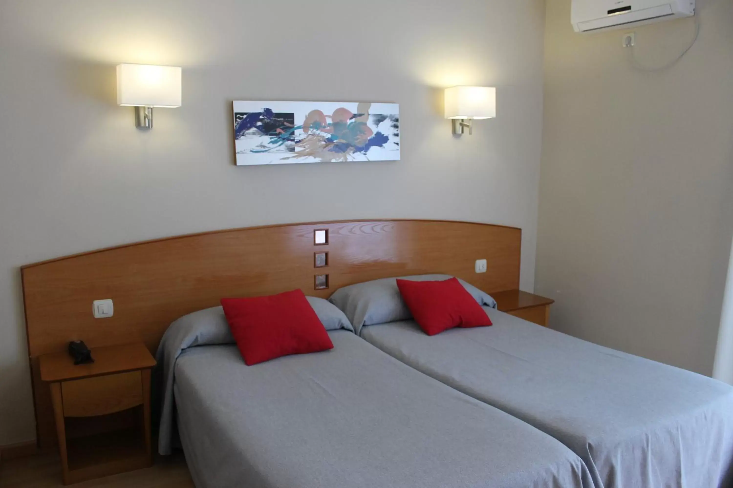 Double Room (2 Adults + 2 Children) in Hotel RH Sol