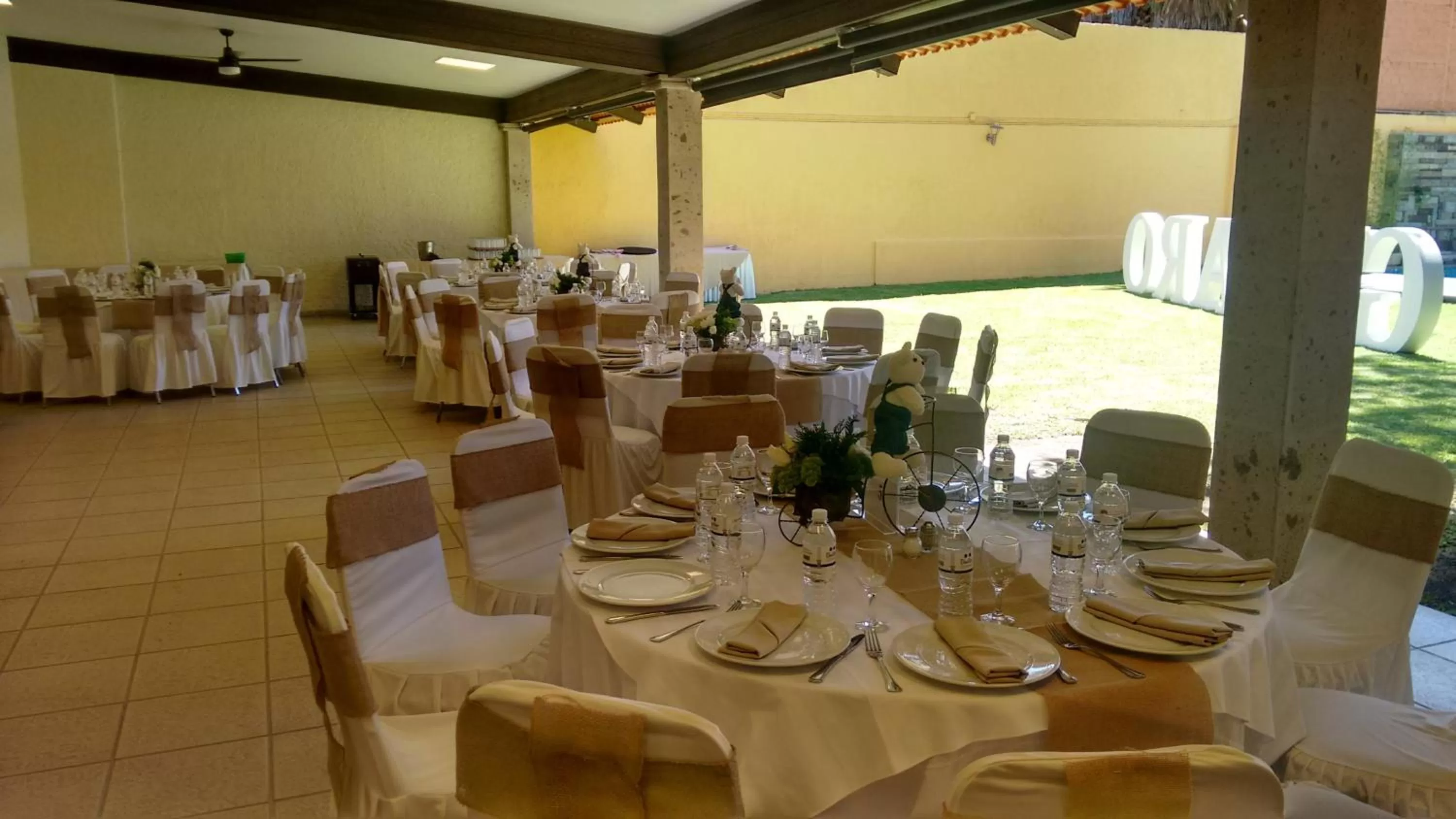 Banquet/Function facilities in Country Plaza
