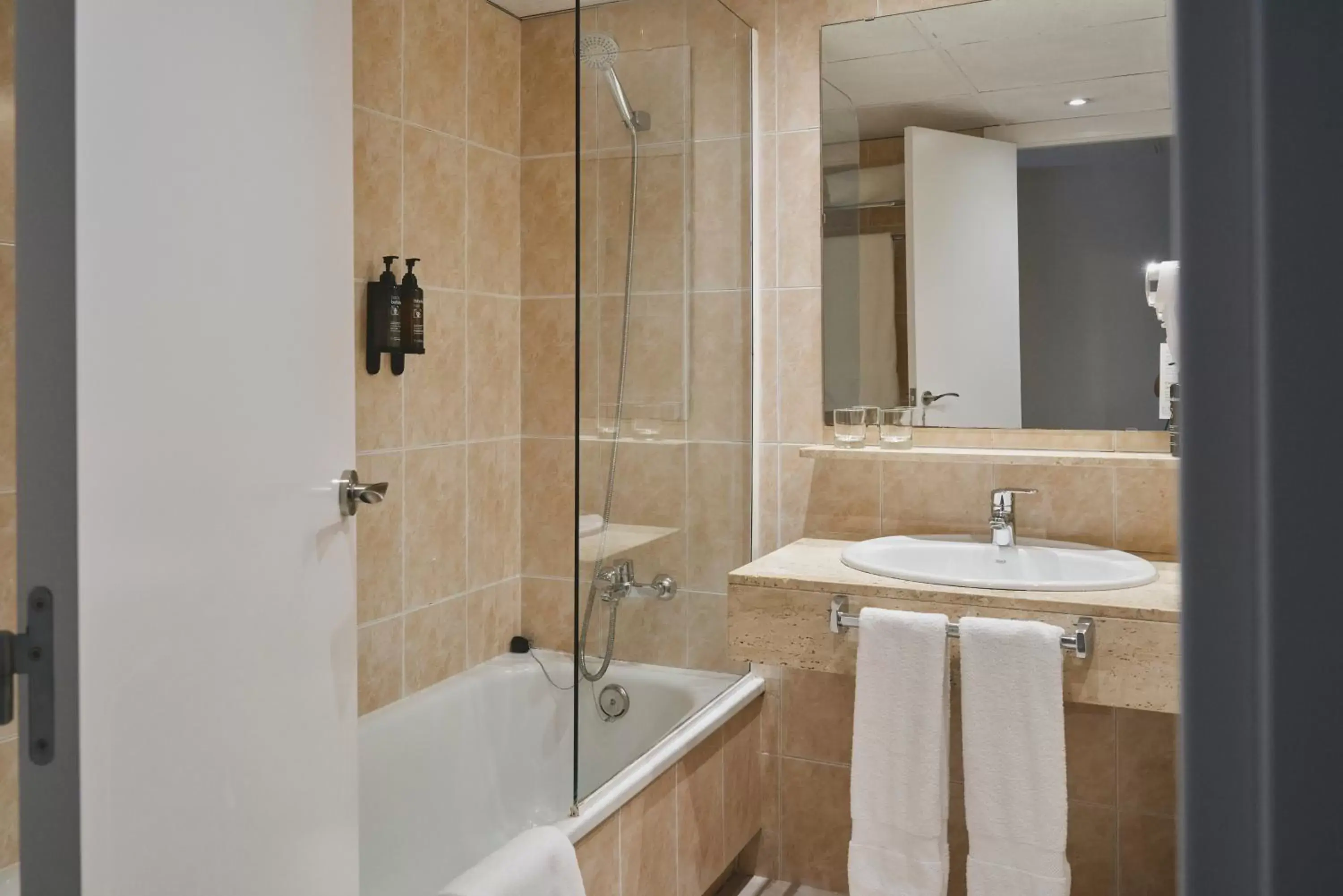 Bathroom in Arenas Atiram Hotels
