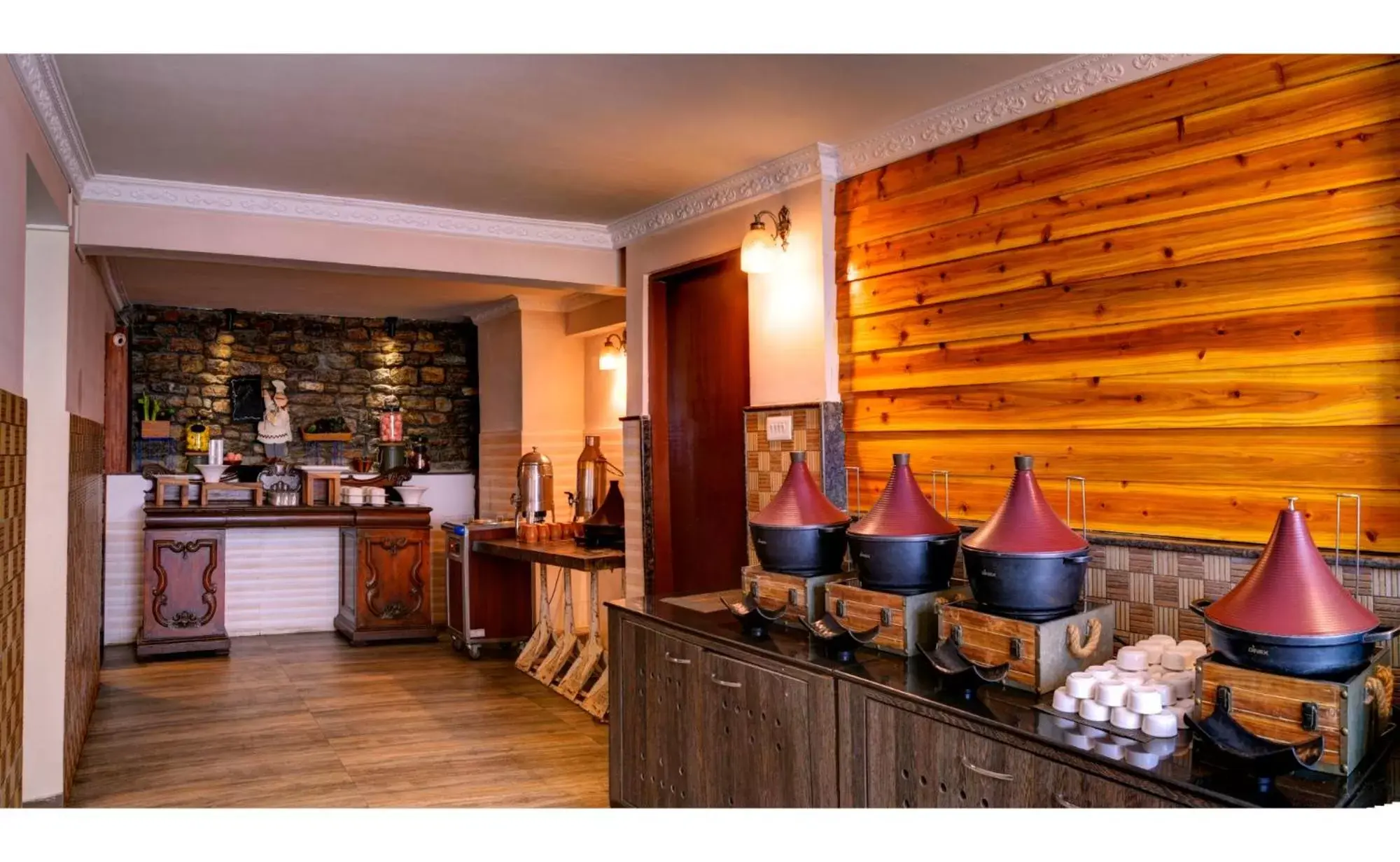 Restaurant/places to eat, Kitchen/Kitchenette in Summit Hermon Hotel & Spa