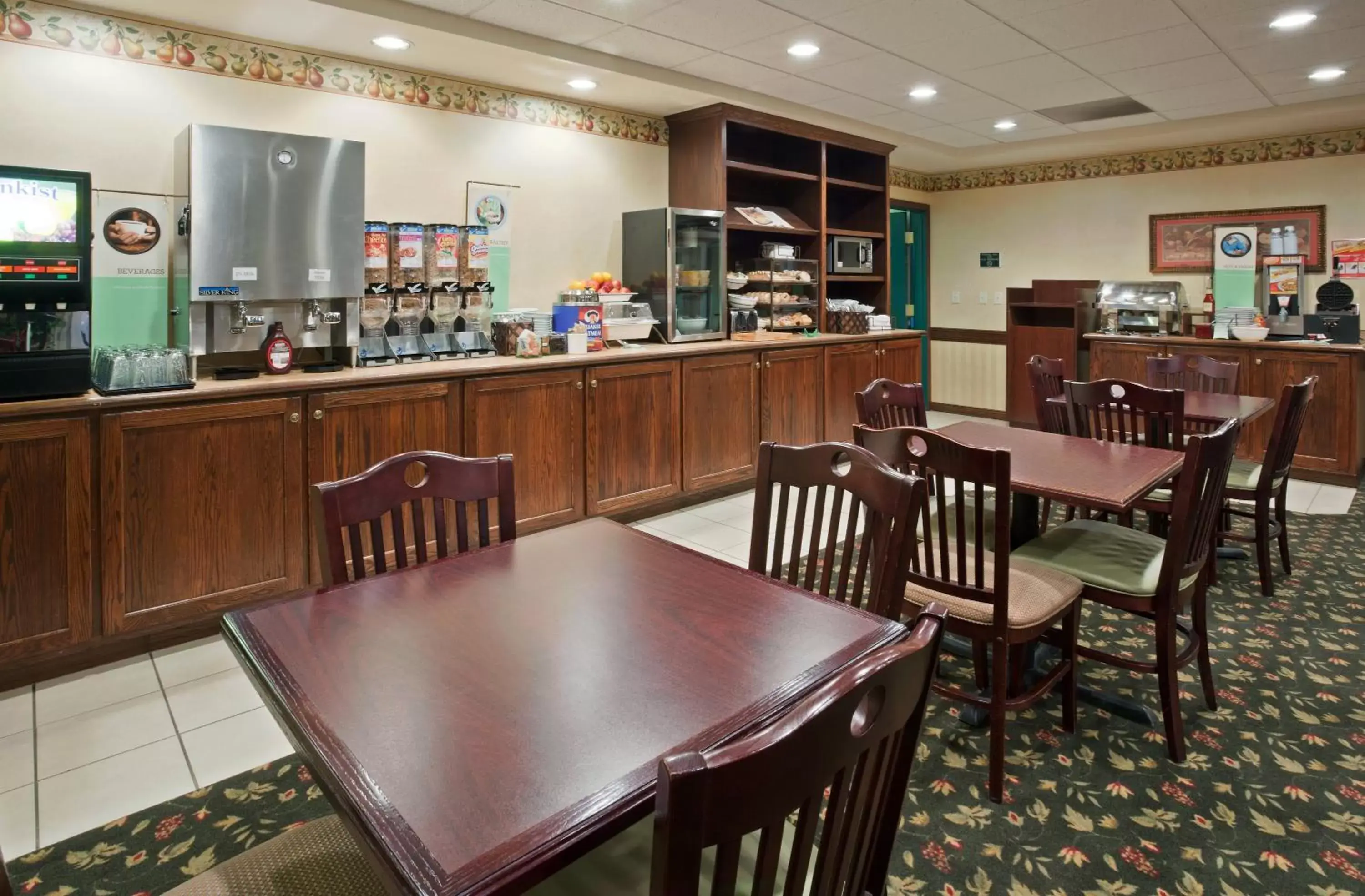 Restaurant/places to eat in Country Inn & Suites by Radisson, St Cloud East, MN Restaurant/places to eat in Country Inn & Suites by Radisson, St Cloud East, MN