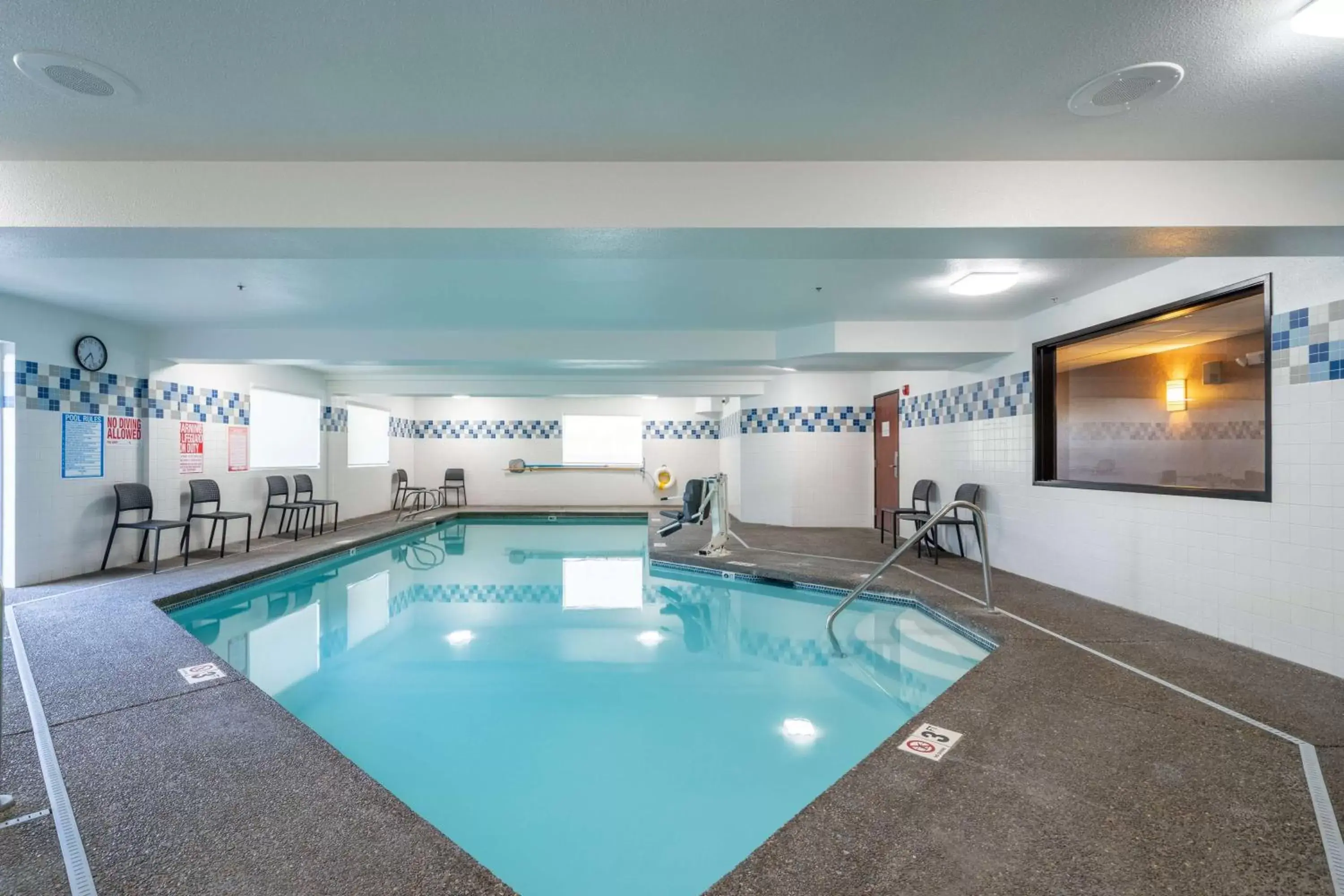 Pool view, Swimming Pool in Best Western Lake Oswego Hotel & Suites