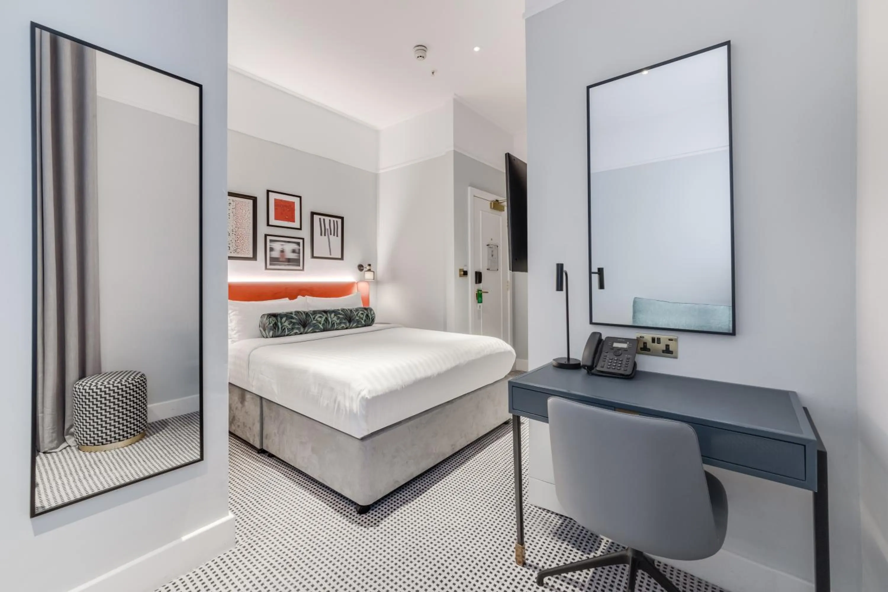 Bedroom, Bed in Best Western The Boltons