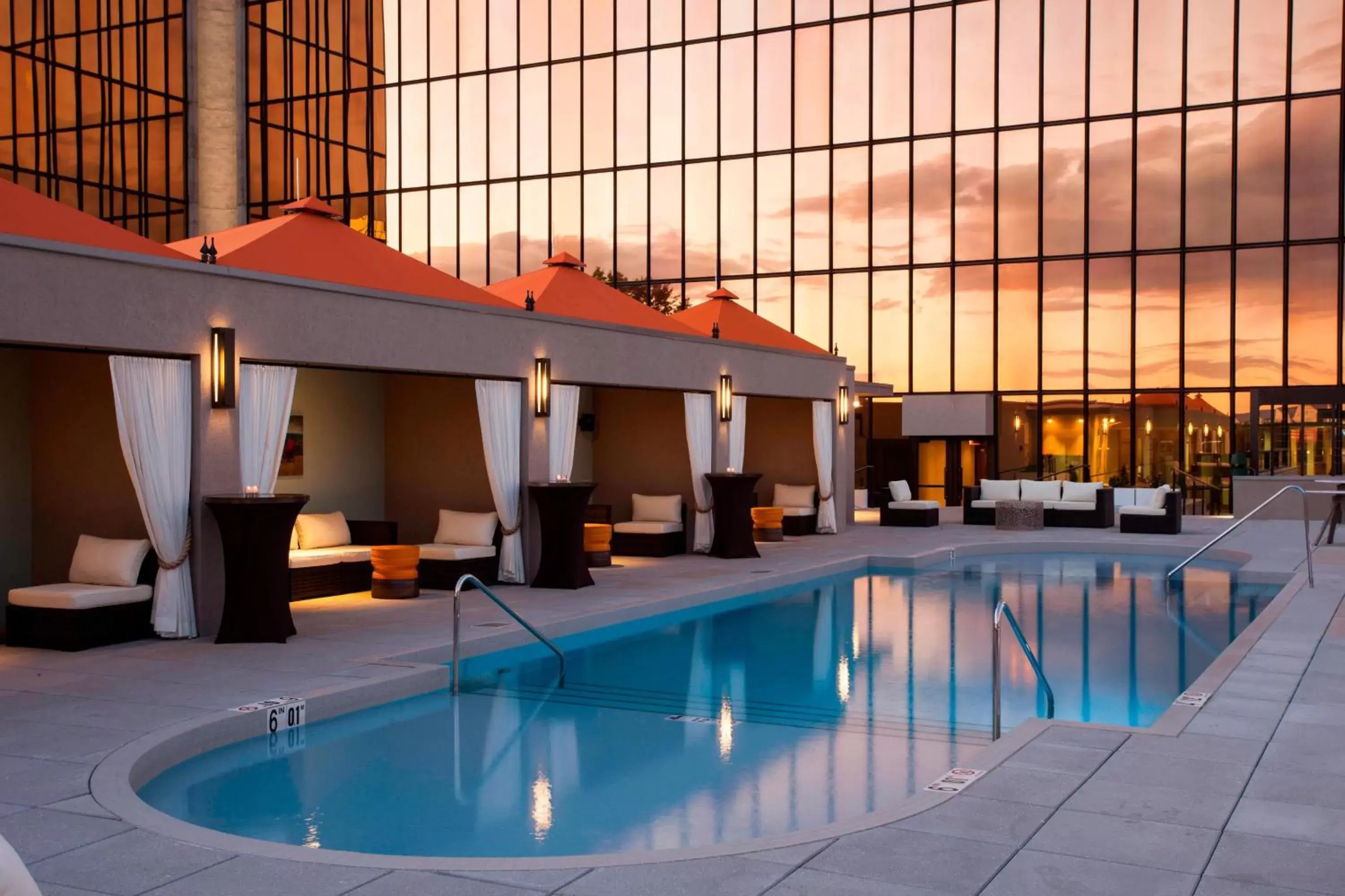 Swimming Pool in The Westin Chattanooga