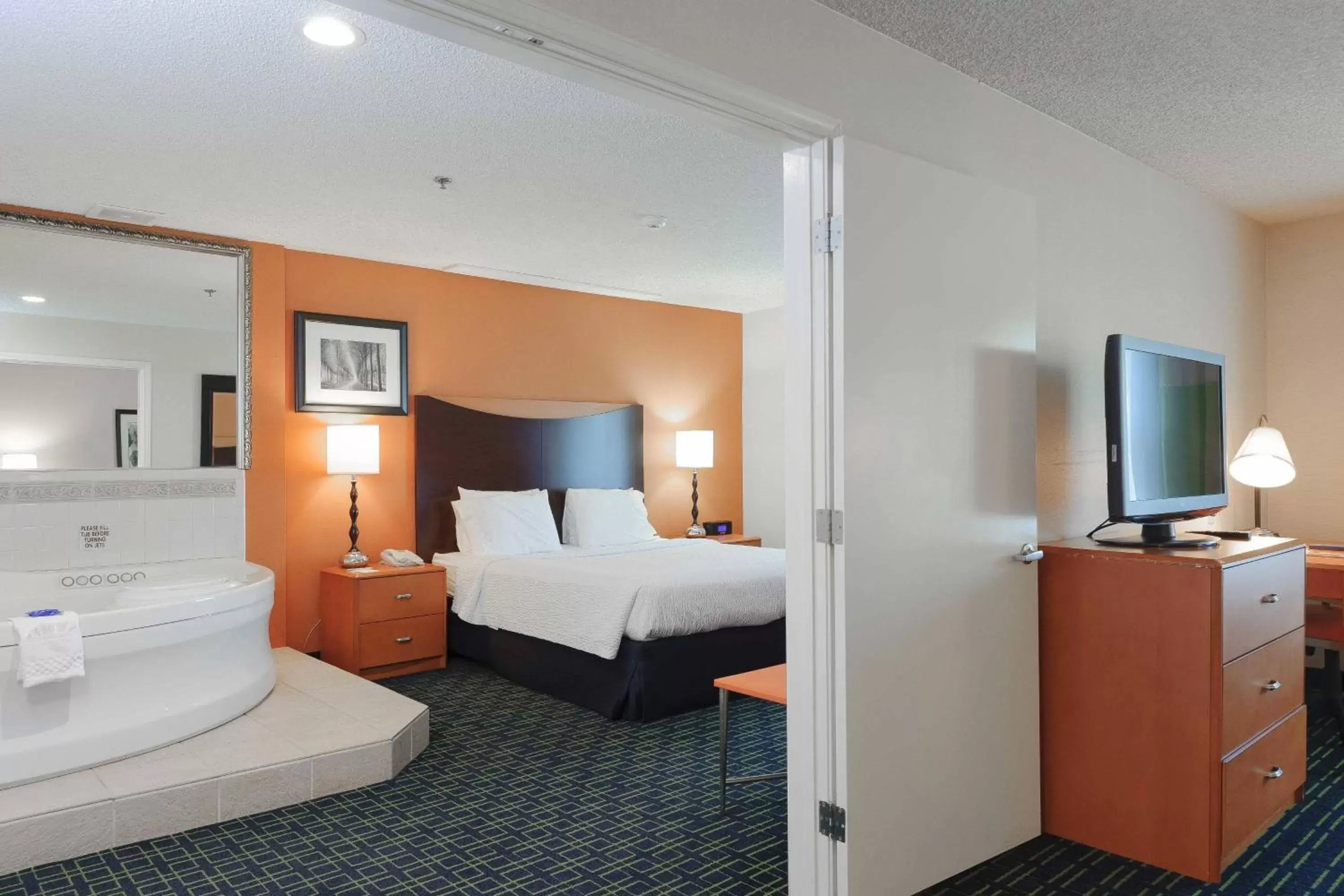 Bedroom, Bed in Fairfield Inn & Suites Oakland Hayward