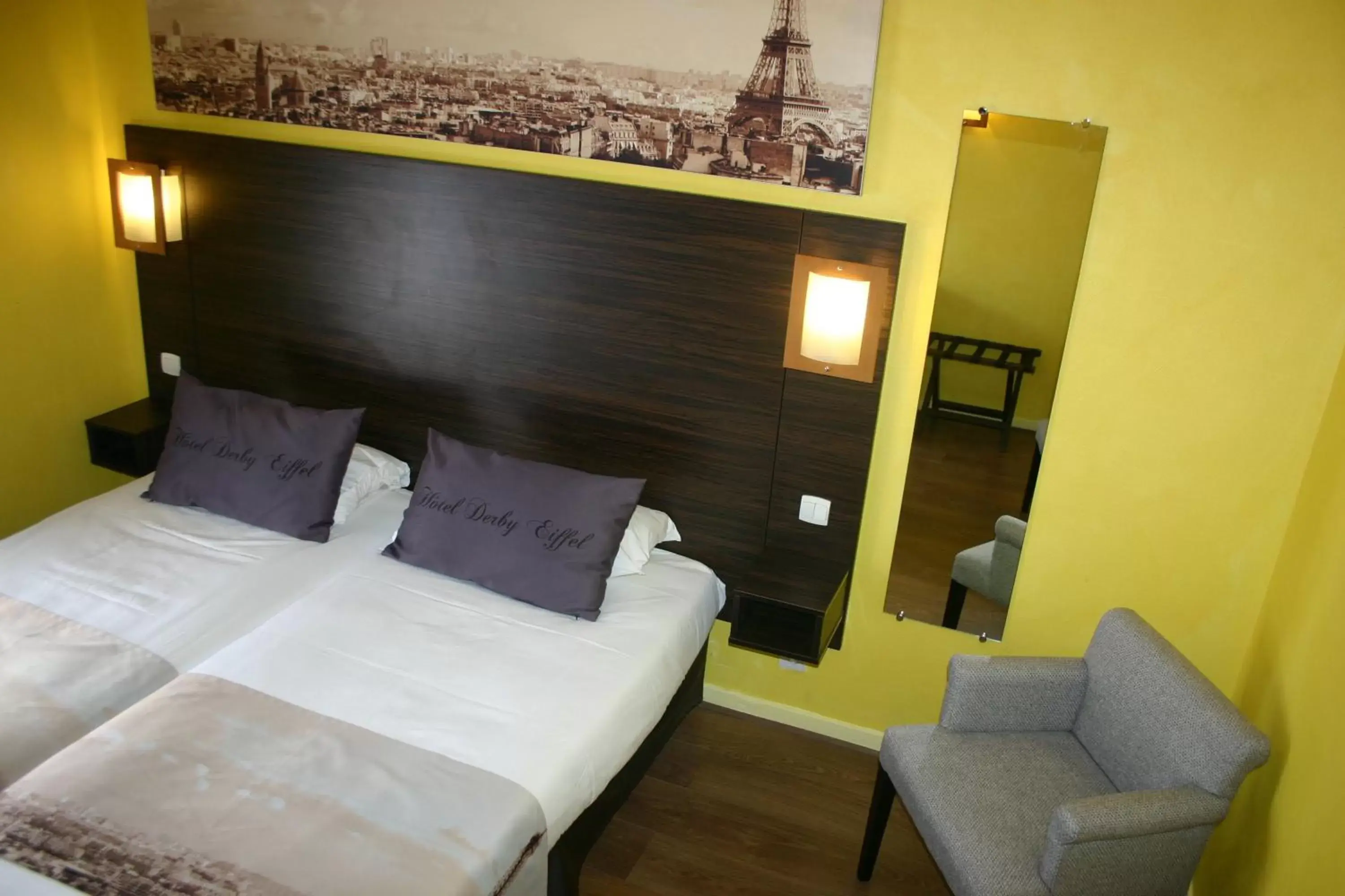 Bed in Hôtel Derby Eiffel