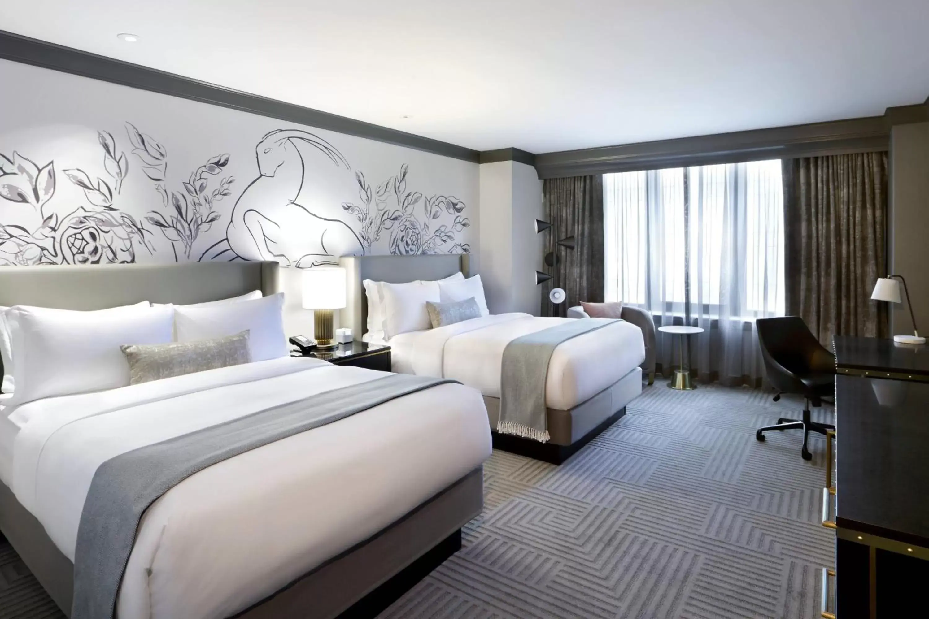 Photo of the whole room, Bed in The Gwen, a Luxury Collection Hotel, Michigan Avenue Chicago