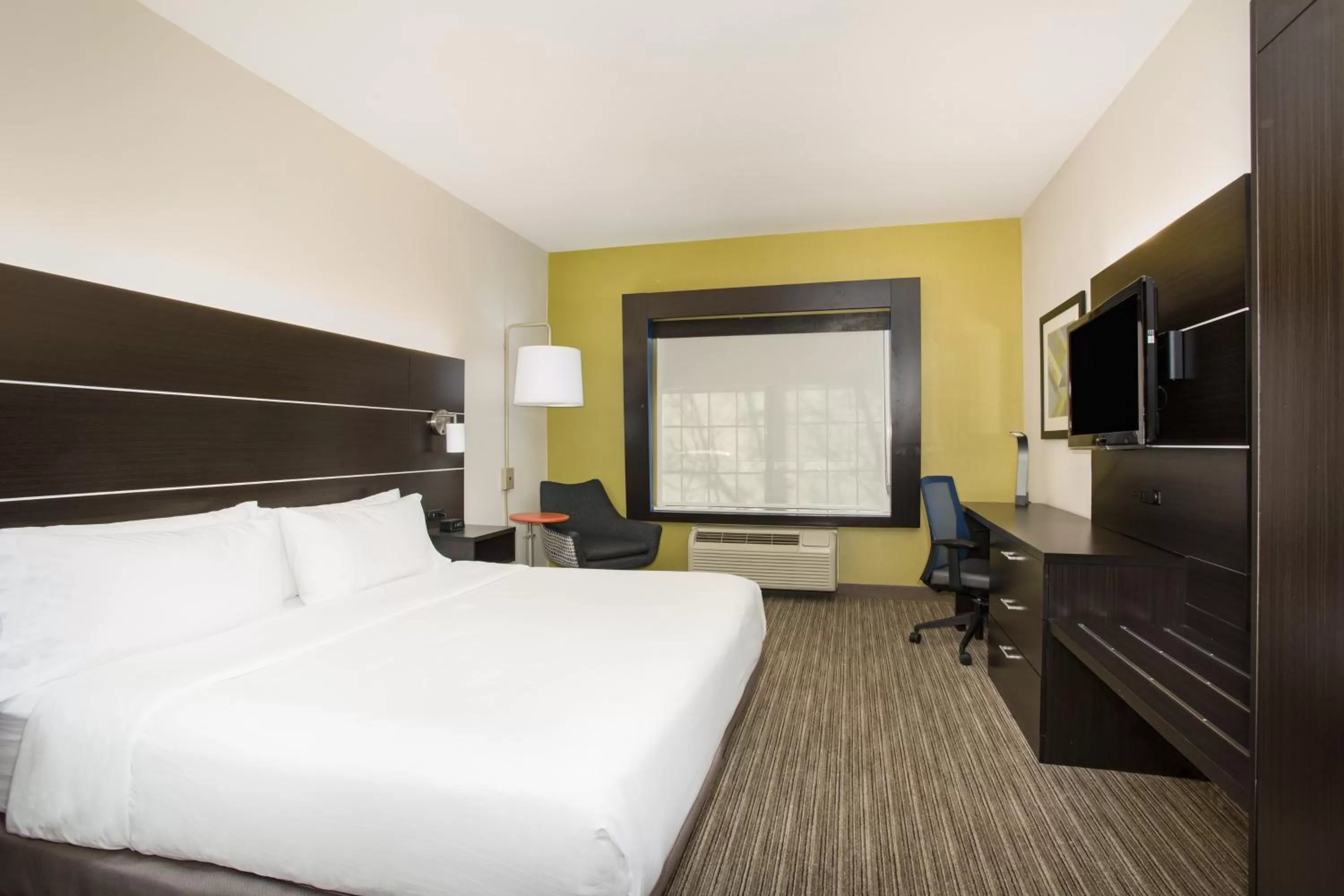 Photo of the whole room, Bed in Holiday Inn Express & Suites Ft Collins by IHG