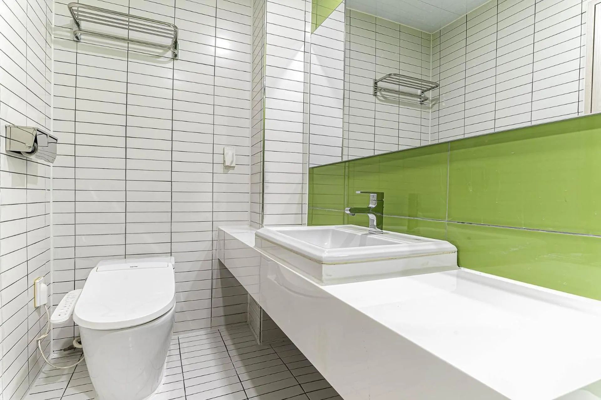 Bathroom in H Avenue Hotel Idae Shinchon