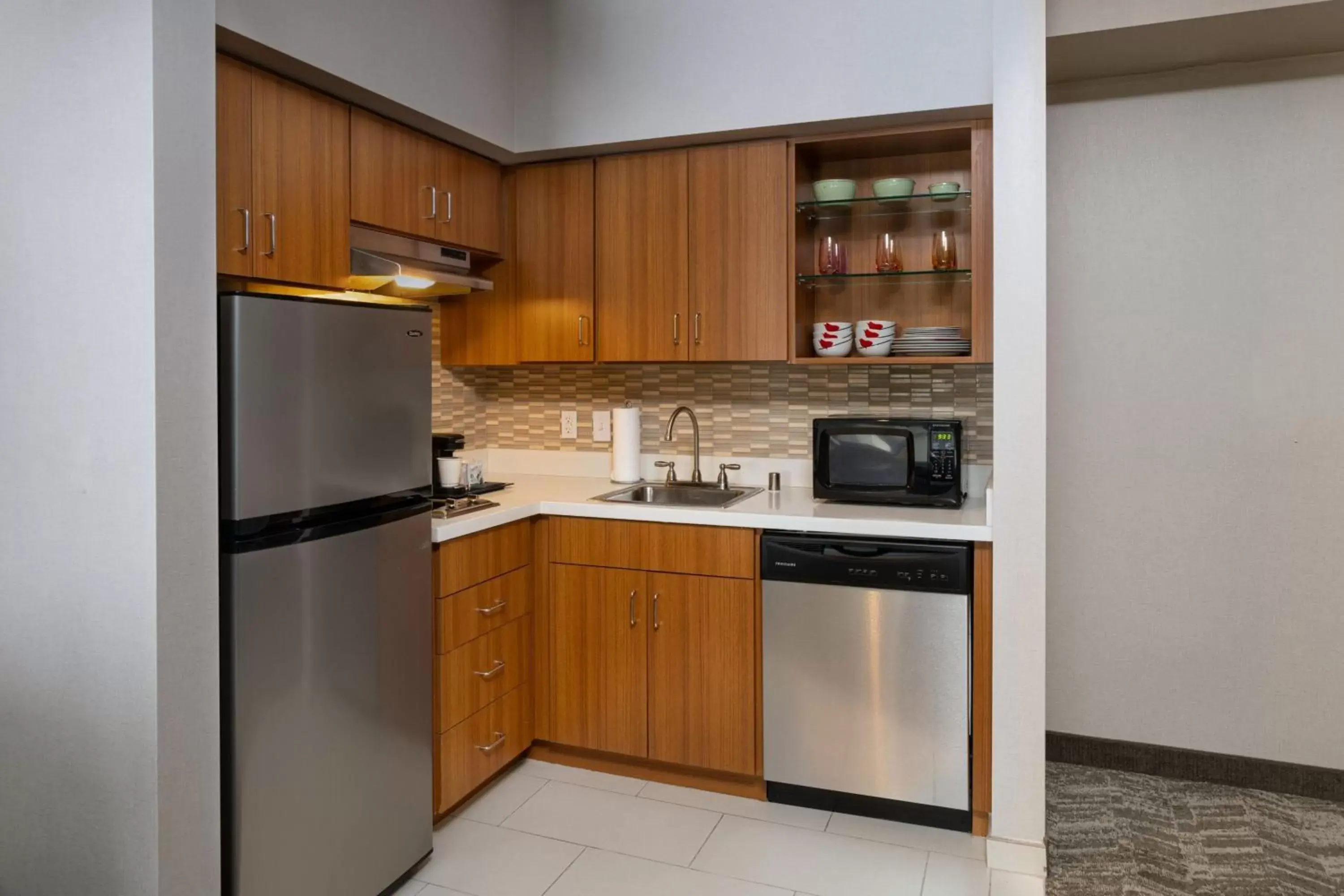 Kitchen or kitchenette, Kitchen/Kitchenette in Springhill Suites by Marriott Anaheim Maingate