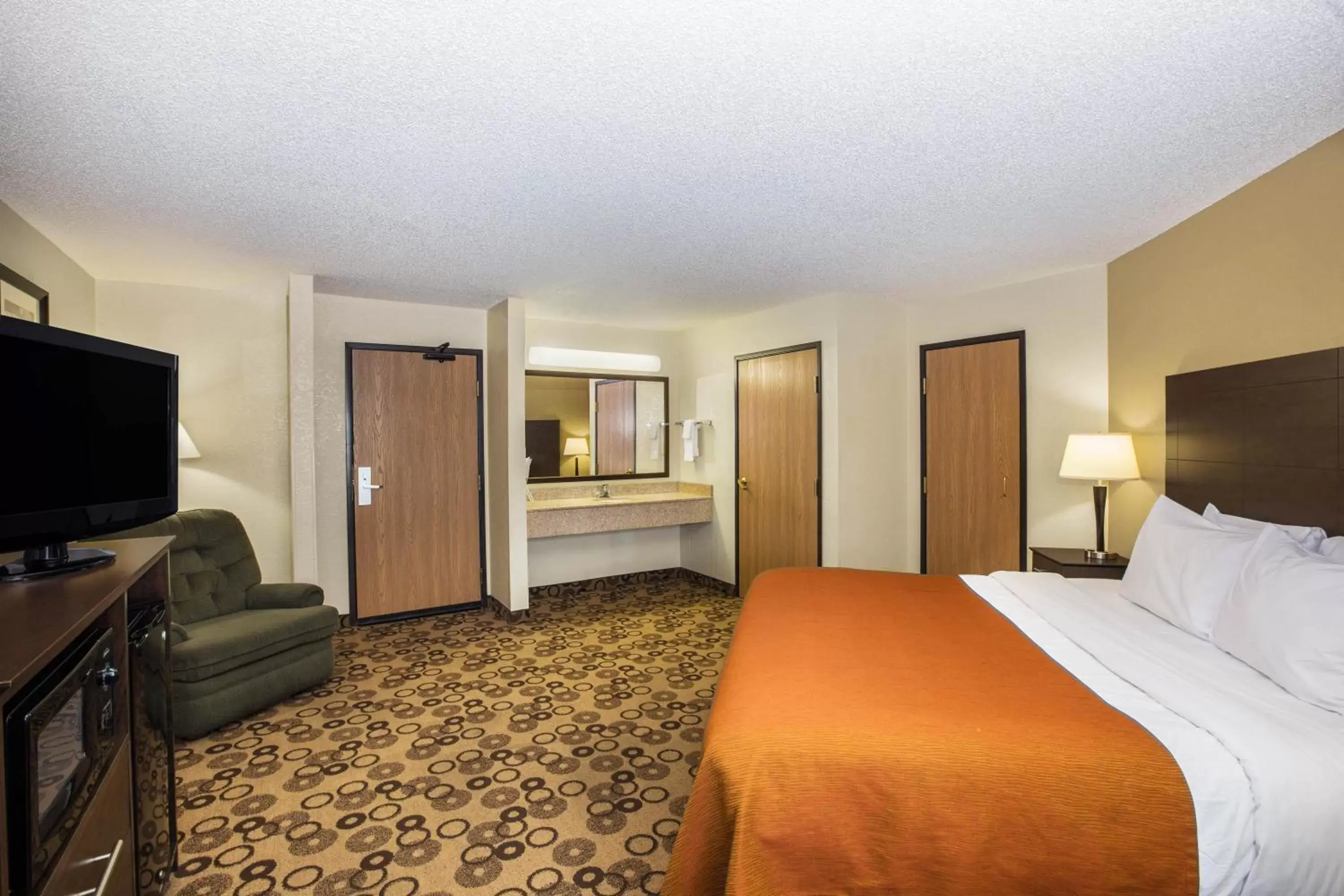 TV/Entertainment Center in AmericInn by Wyndham Cedar Falls