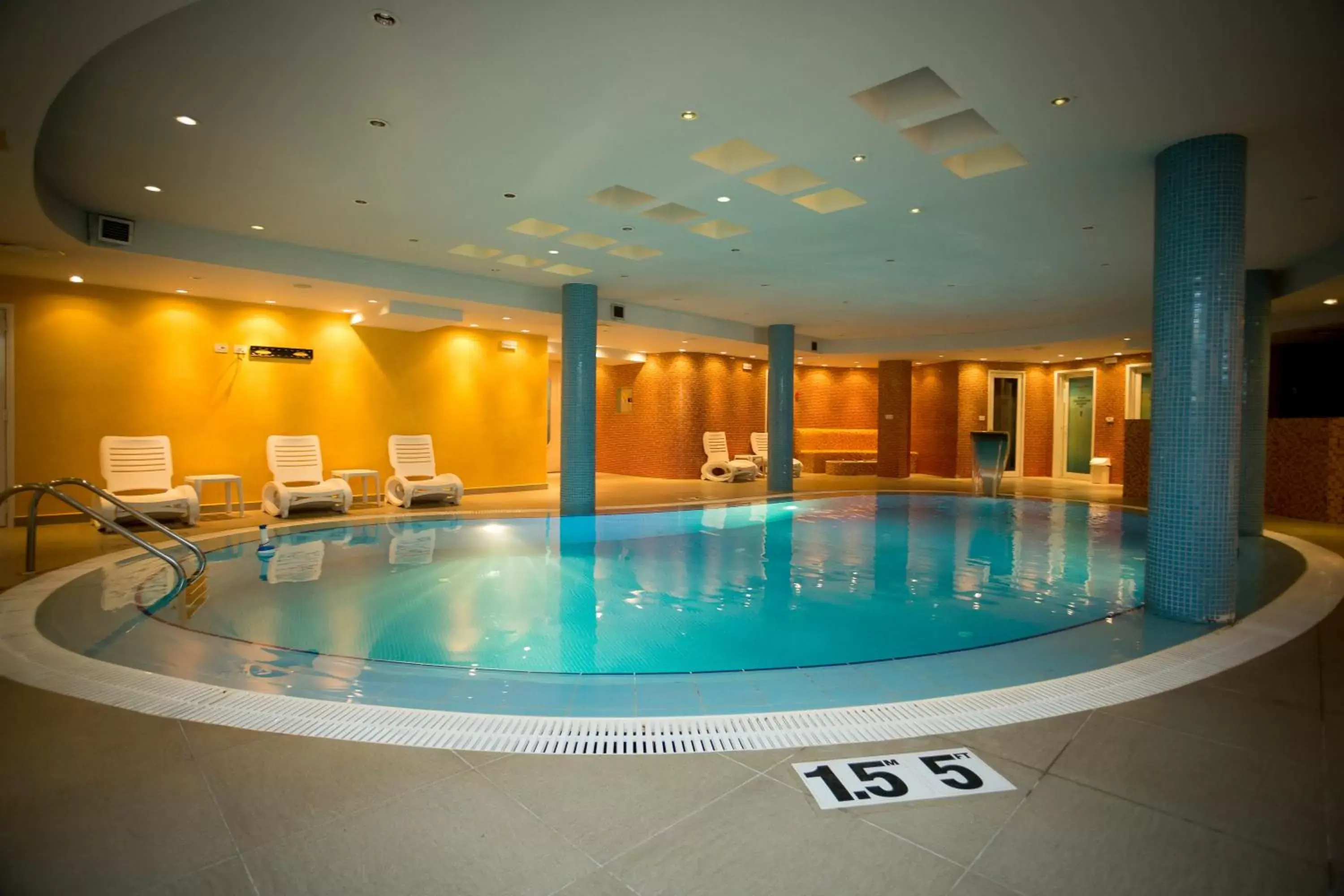 Swimming Pool in Hotel Colosseo & Spa