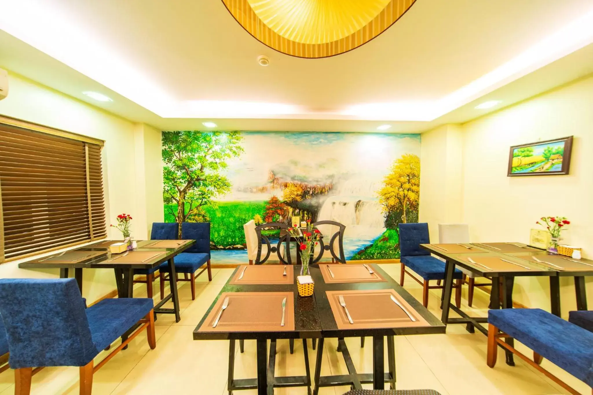 Restaurant/places to eat, Table Tennis in Golden Legend Diamond Hotel