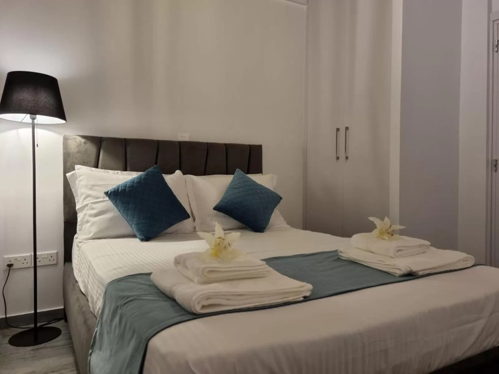 Bed in Kamaroporta Luxury Apartments