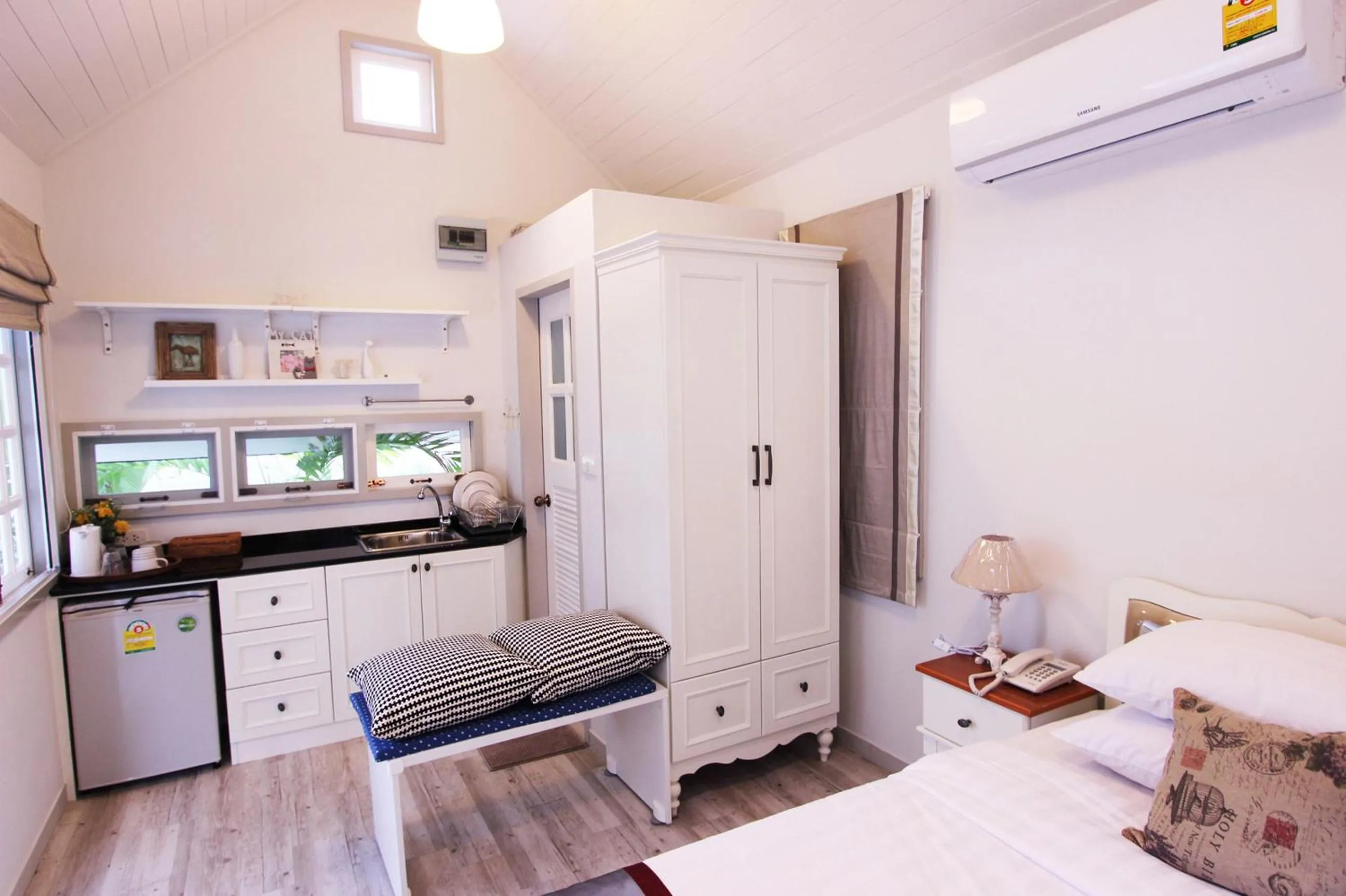 Coffee/tea facilities, Bed in At Residence Suvarnabhumi Hotel