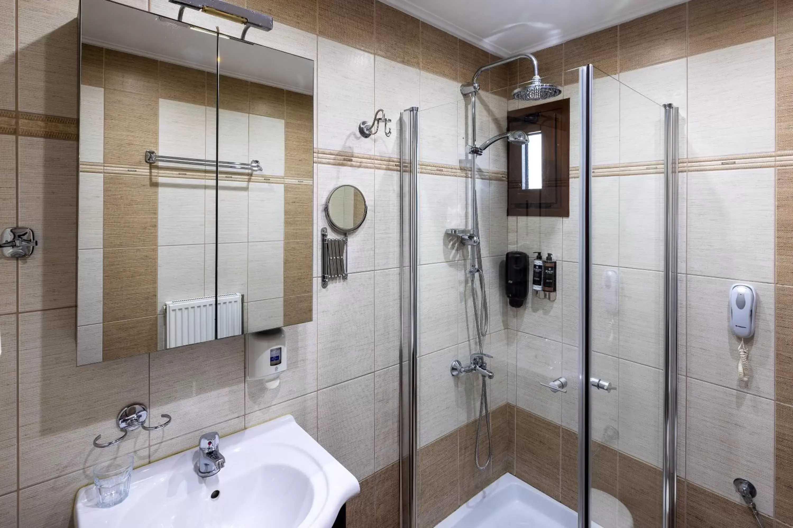 Shower, Bathroom in Tsikeli Boutique Hotel Meteora - Adults Friendly