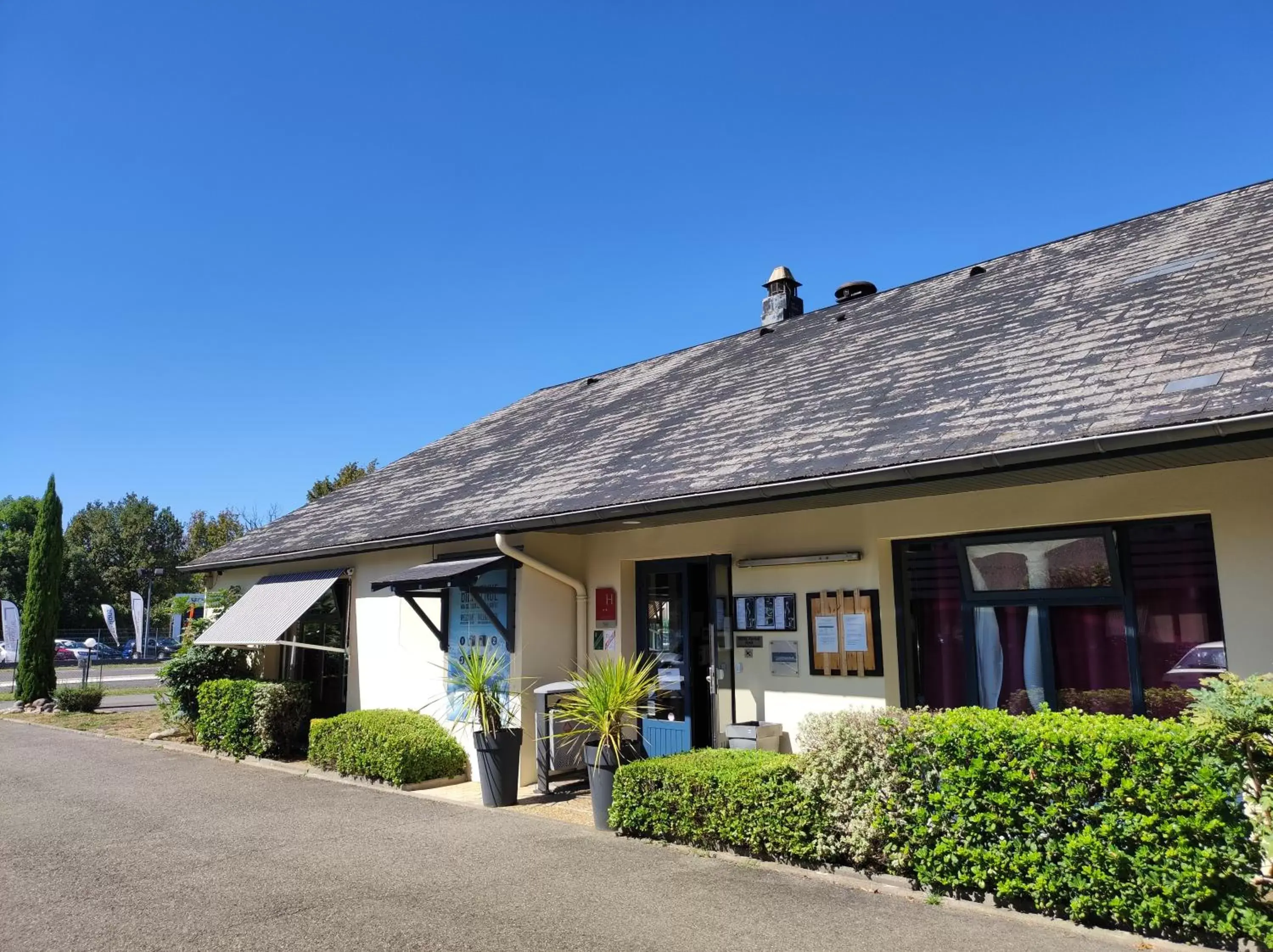 Property building in Kyriad Tarbes Odos Property building in Kyriad Tarbes Odos