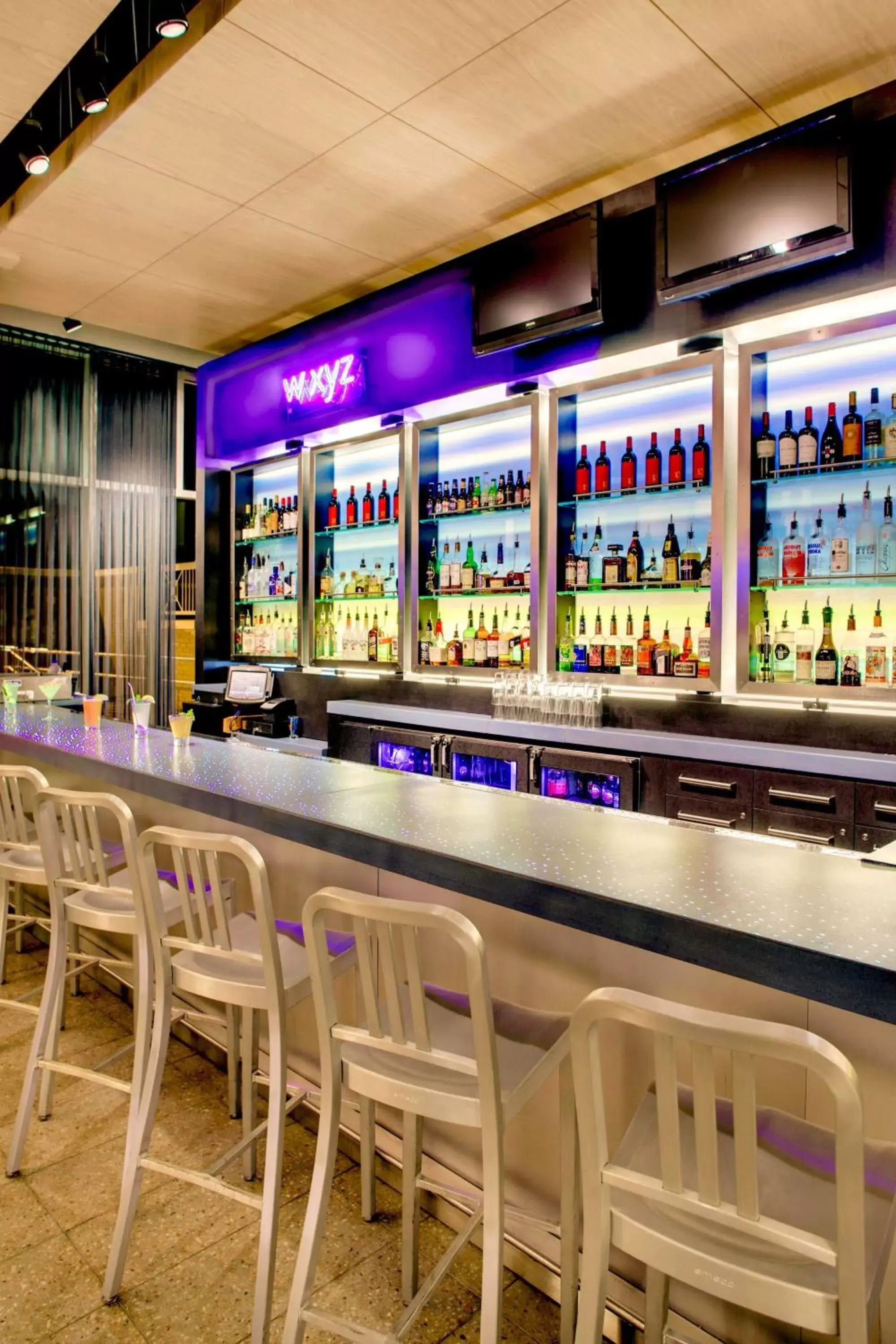 Restaurant/places to eat, Lounge/Bar in Aloft Austin at The Domain