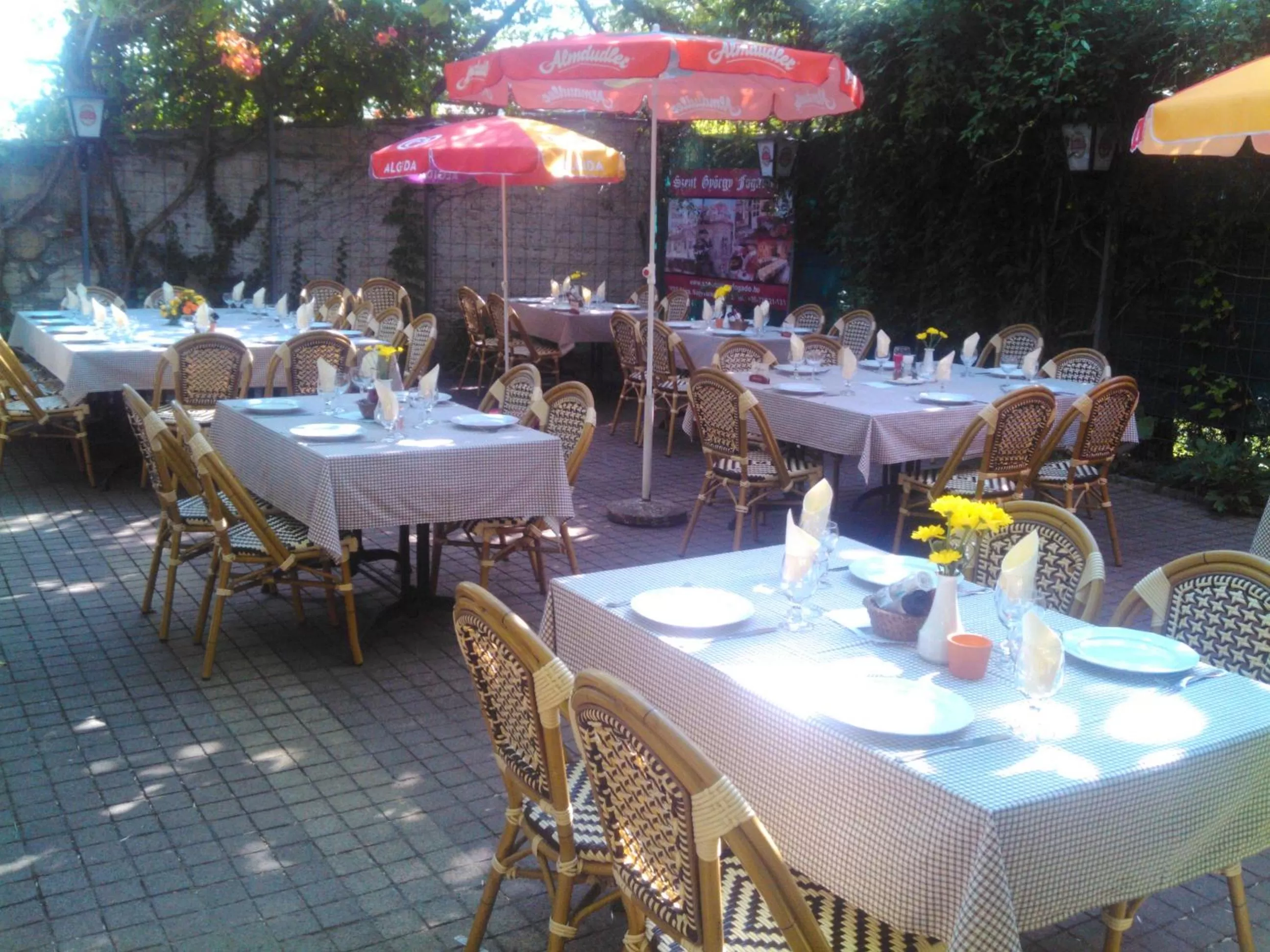 Balcony/Terrace, Restaurant/Places to Eat in Szent György Fogadó