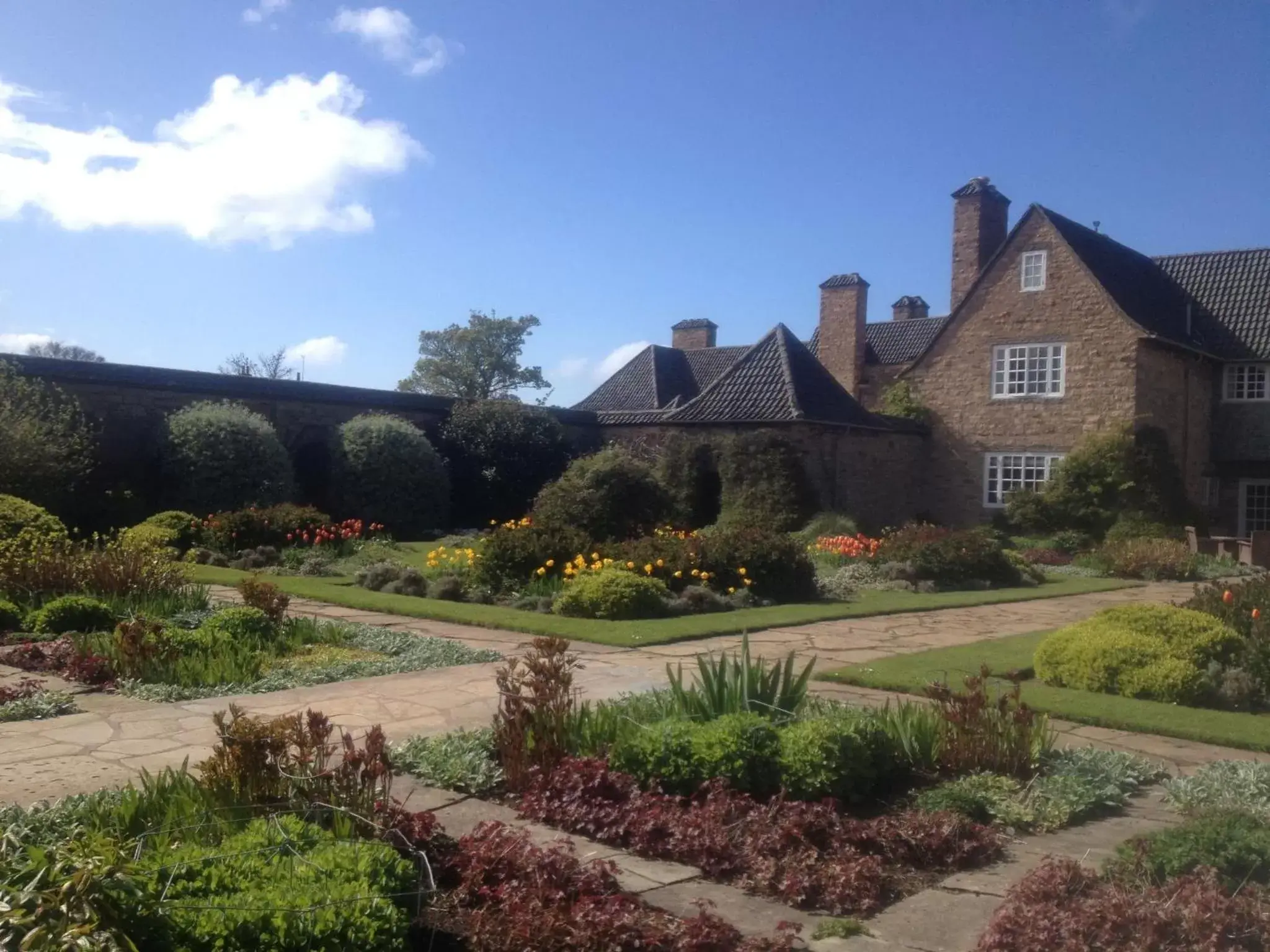 Garden, Property Building in Greywalls Hotel & Chez Roux