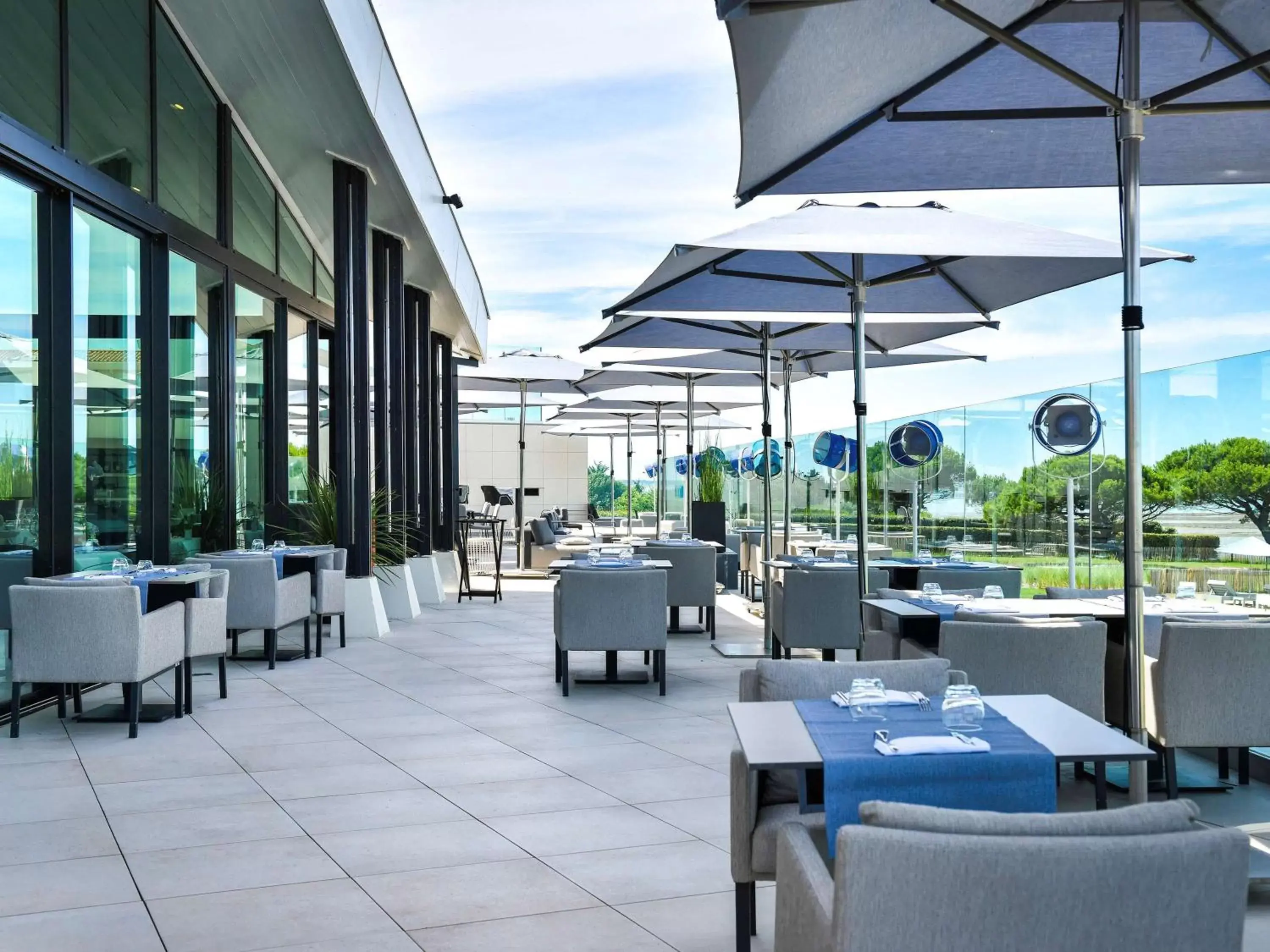 Restaurant/Places to Eat in La Grande Terrasse Hotel&Spa La Rochelle MGallery Hotel Collection