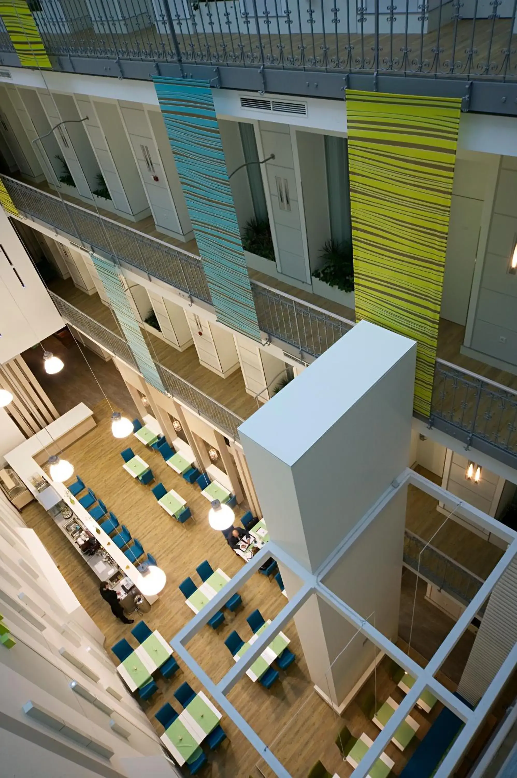 Restaurant/places to eat in Atrium Fashion Hotel Restaurant/places to eat in Atrium Fashion Hotel