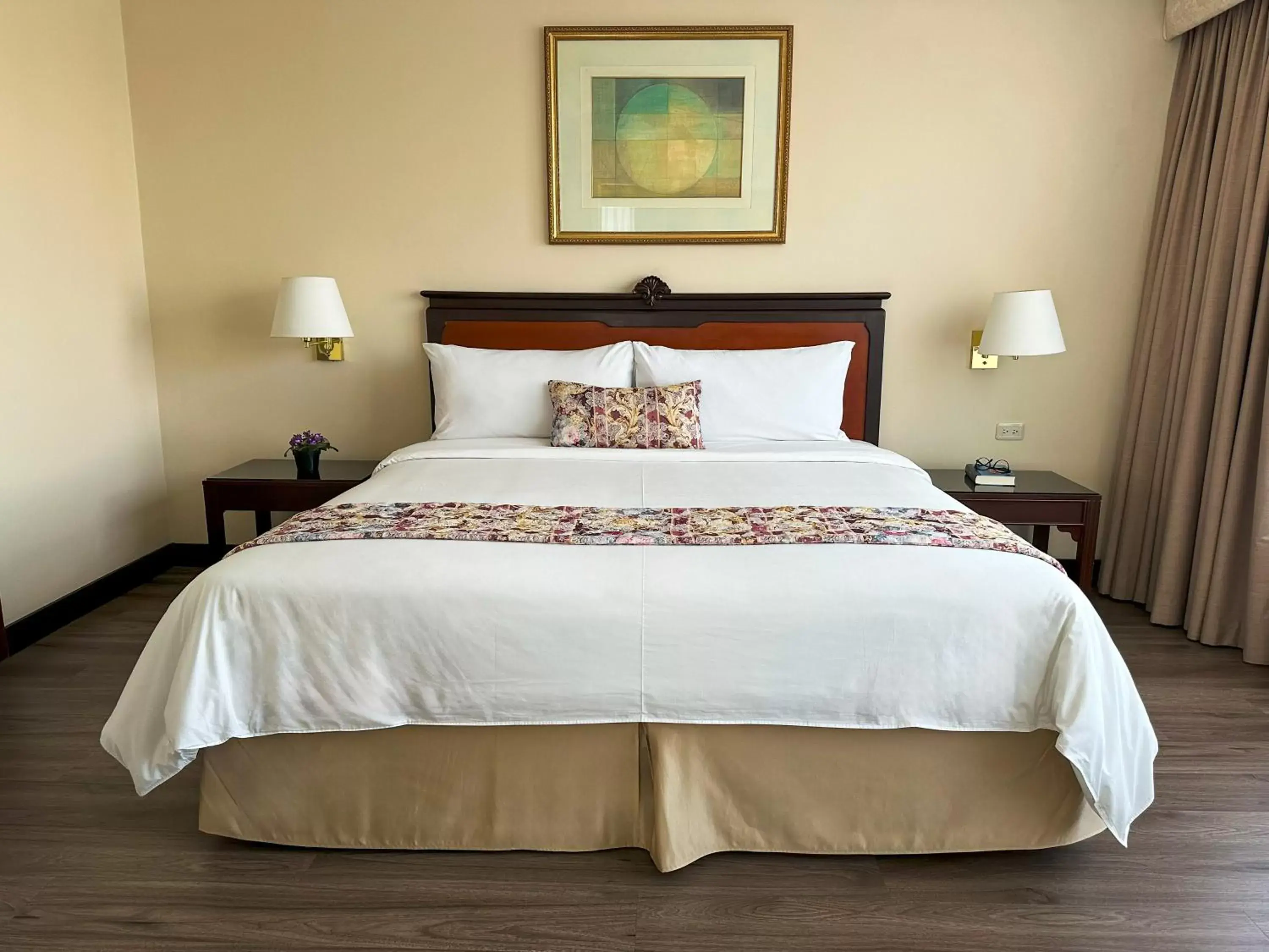 Bedroom, Bed in La Quinta by Wyndham Quito