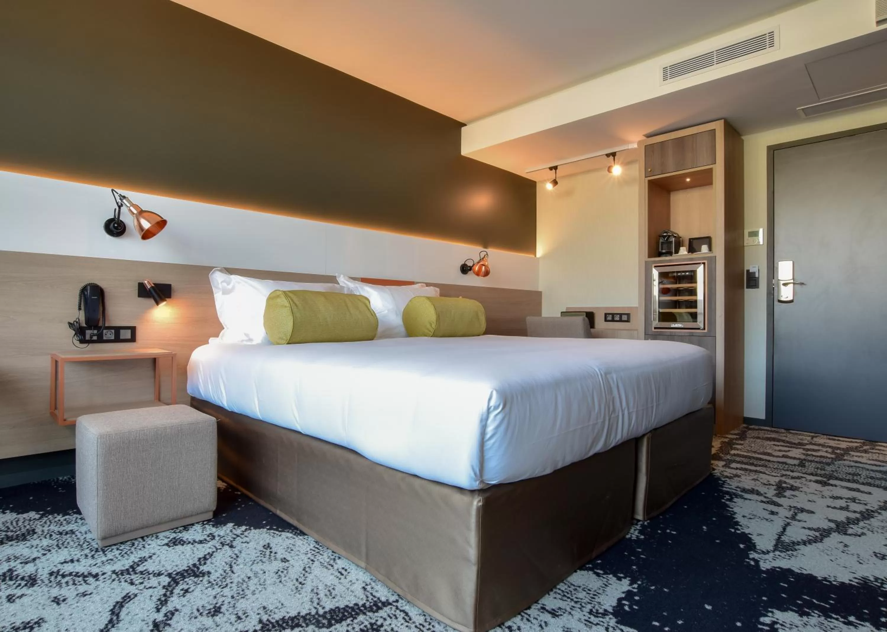 Double or Twin Room with Shower in Hôtel B55
