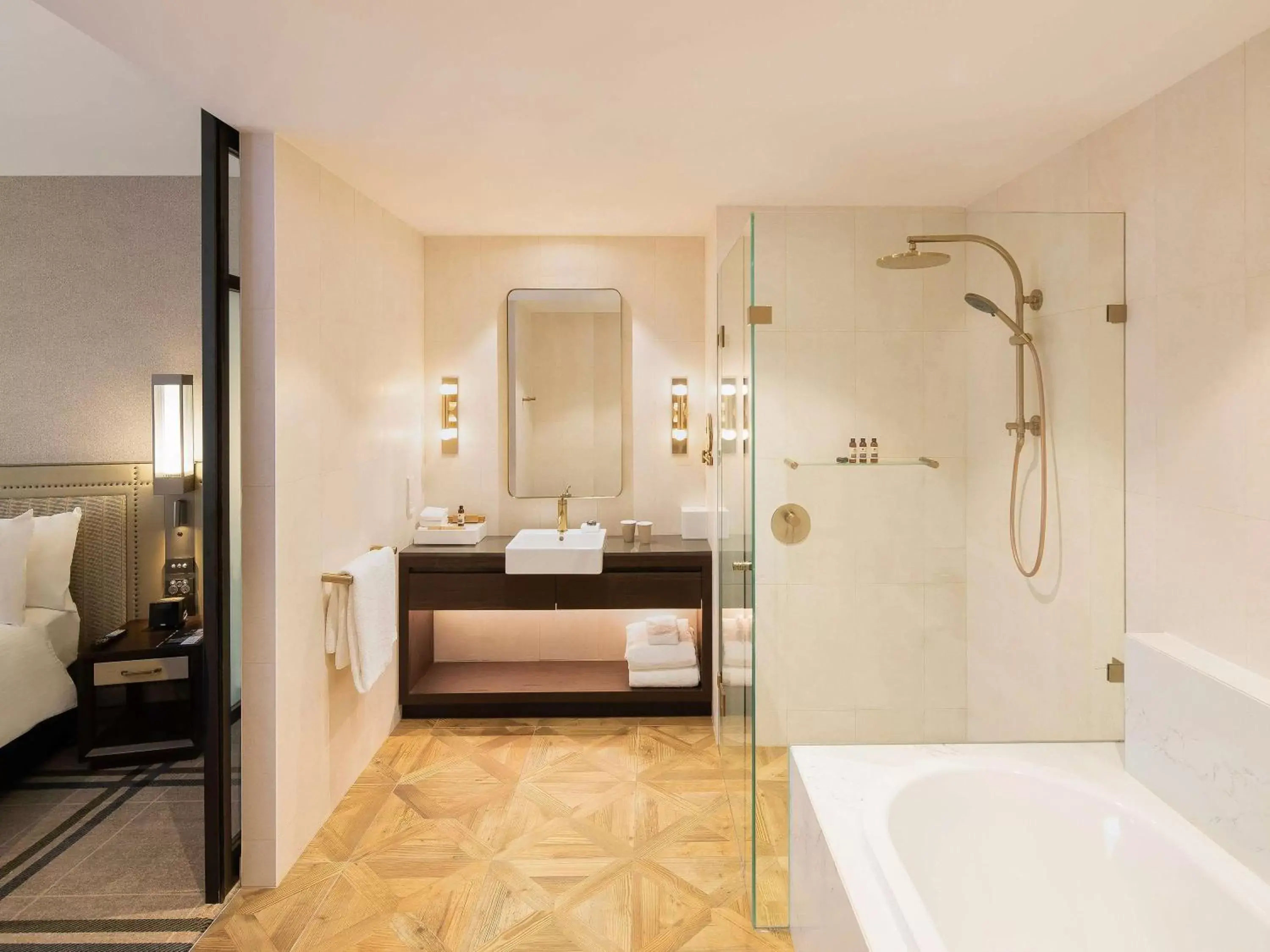 Photo of the whole room, Bathroom in The William Inglis Mgallery By Sofitel