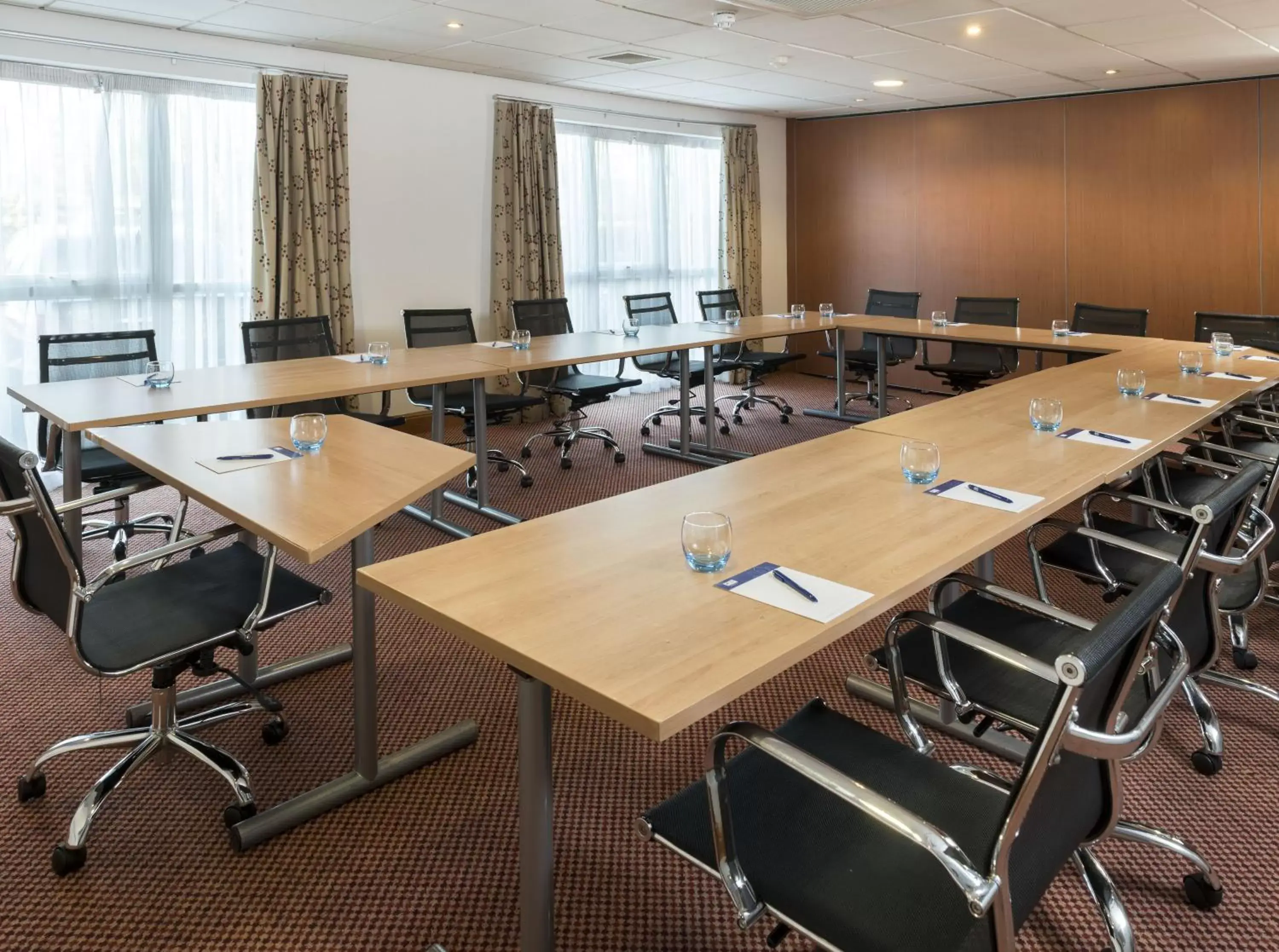 Meeting/conference room in Holiday Inn Express Birmingham Star City, an IHG Hotel