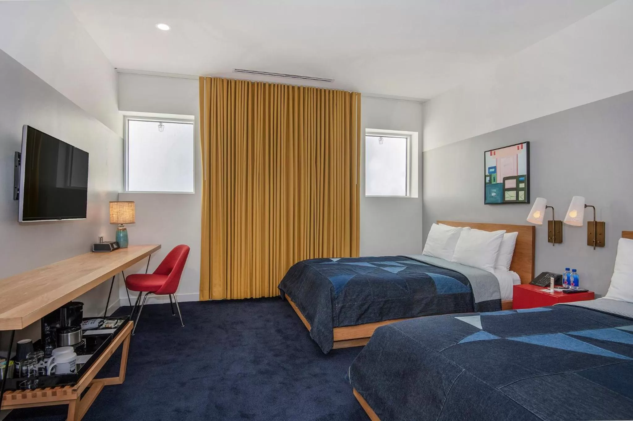 Photo of the whole room, Bed in The Durham Hotel