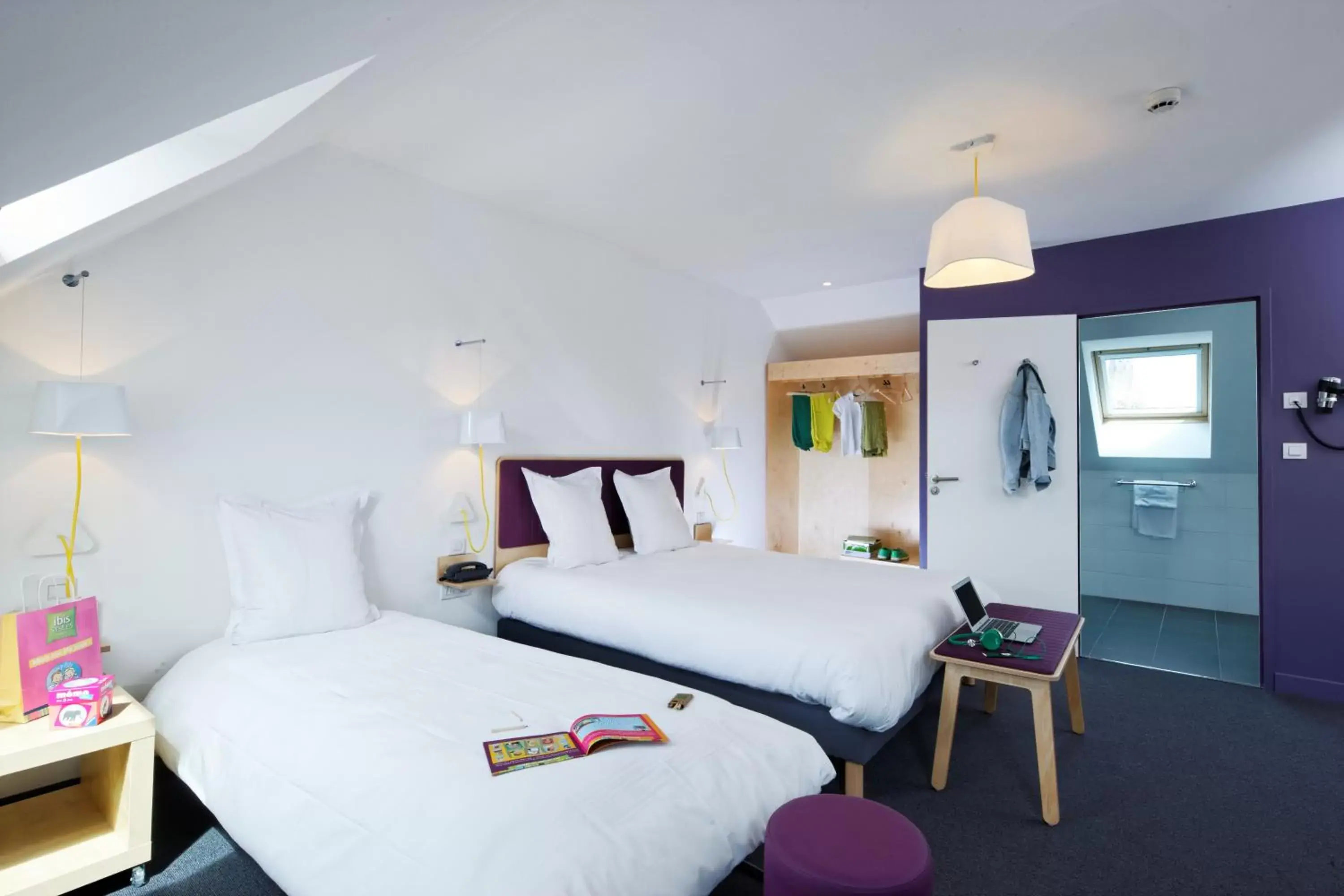 Photo of the whole room, Bed in ibis Styles Calais Centre