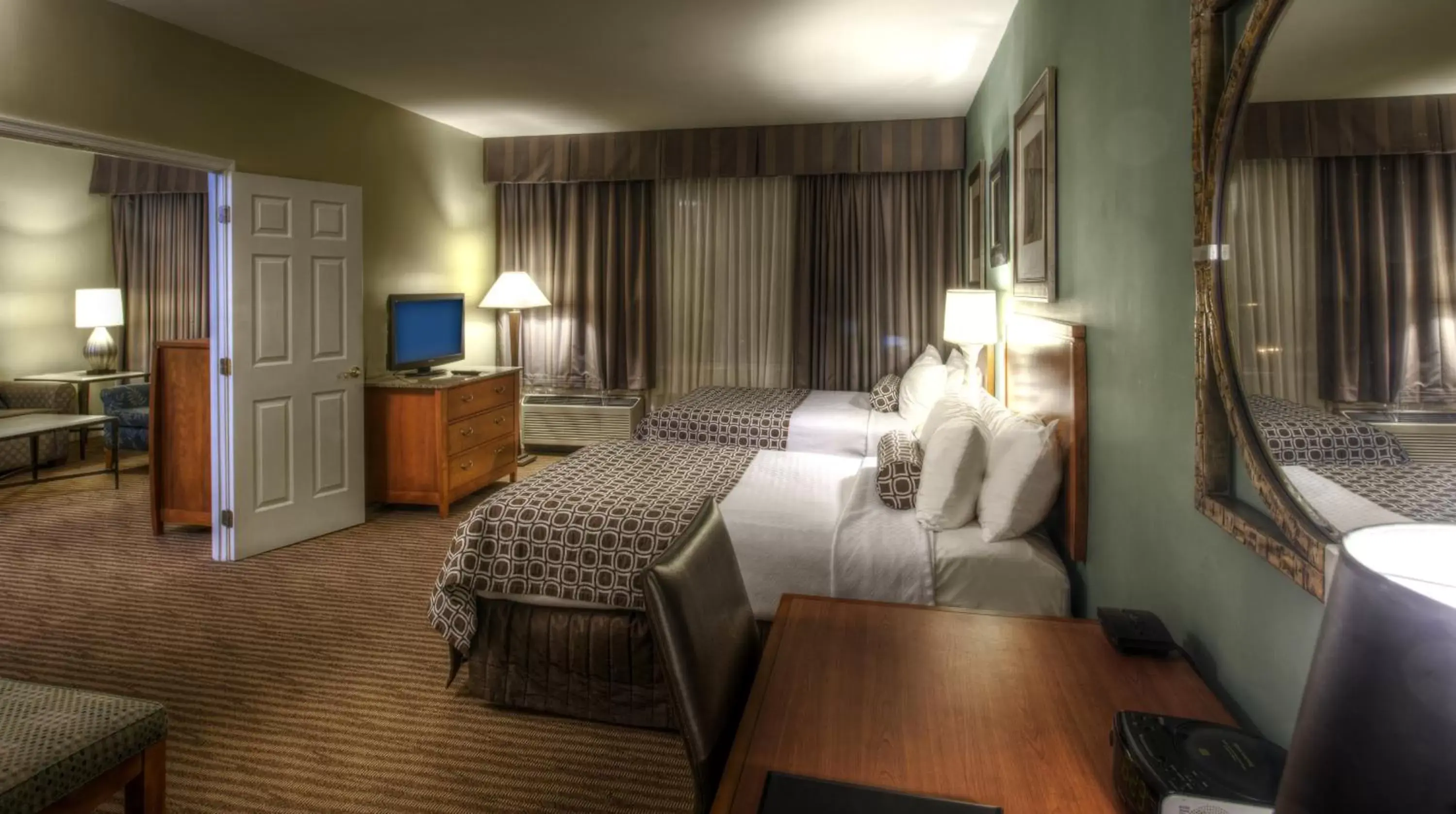 Bedroom, Bed in The Rockville Hotel, a Ramada by Wyndham