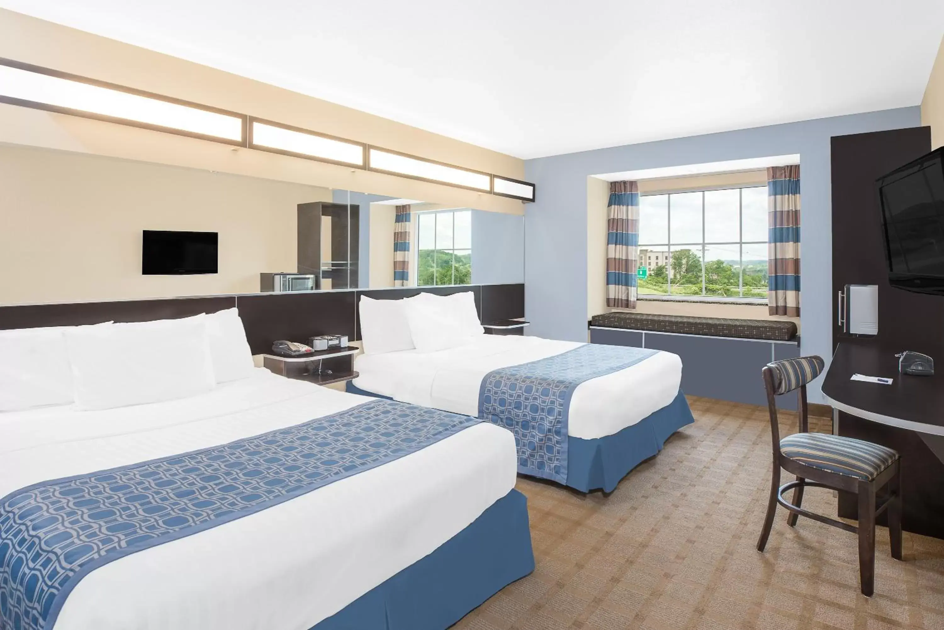 Bed in Microtel Inn & Suites by Wyndham Waynesburg