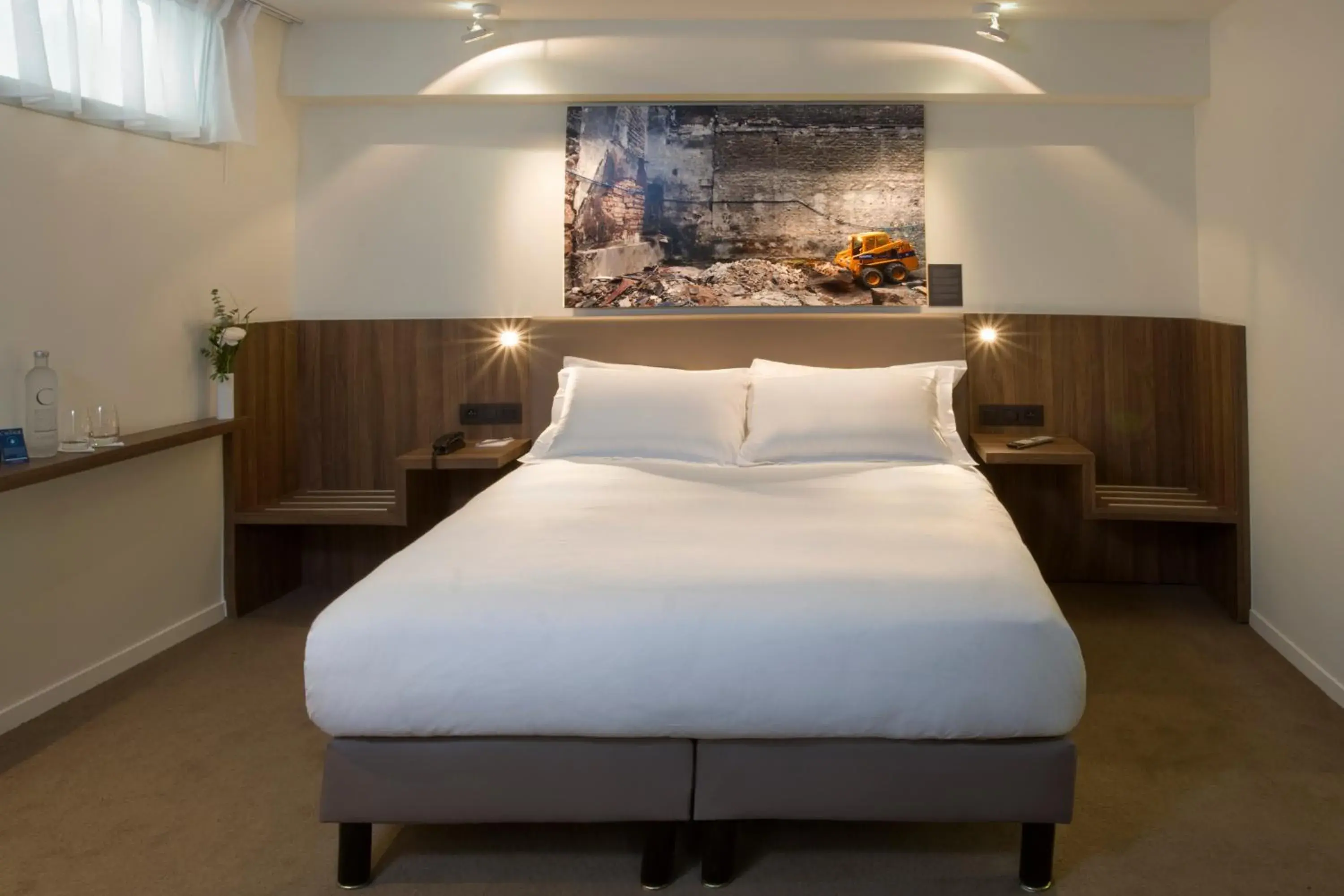 Bed in Hôtel Jules & Jim